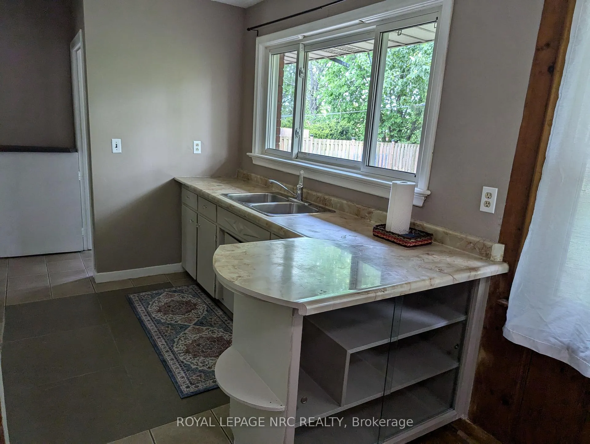 Photo 13 of 6094 Stevens Street, Niagara Falls, Cherrywood — HOMEH