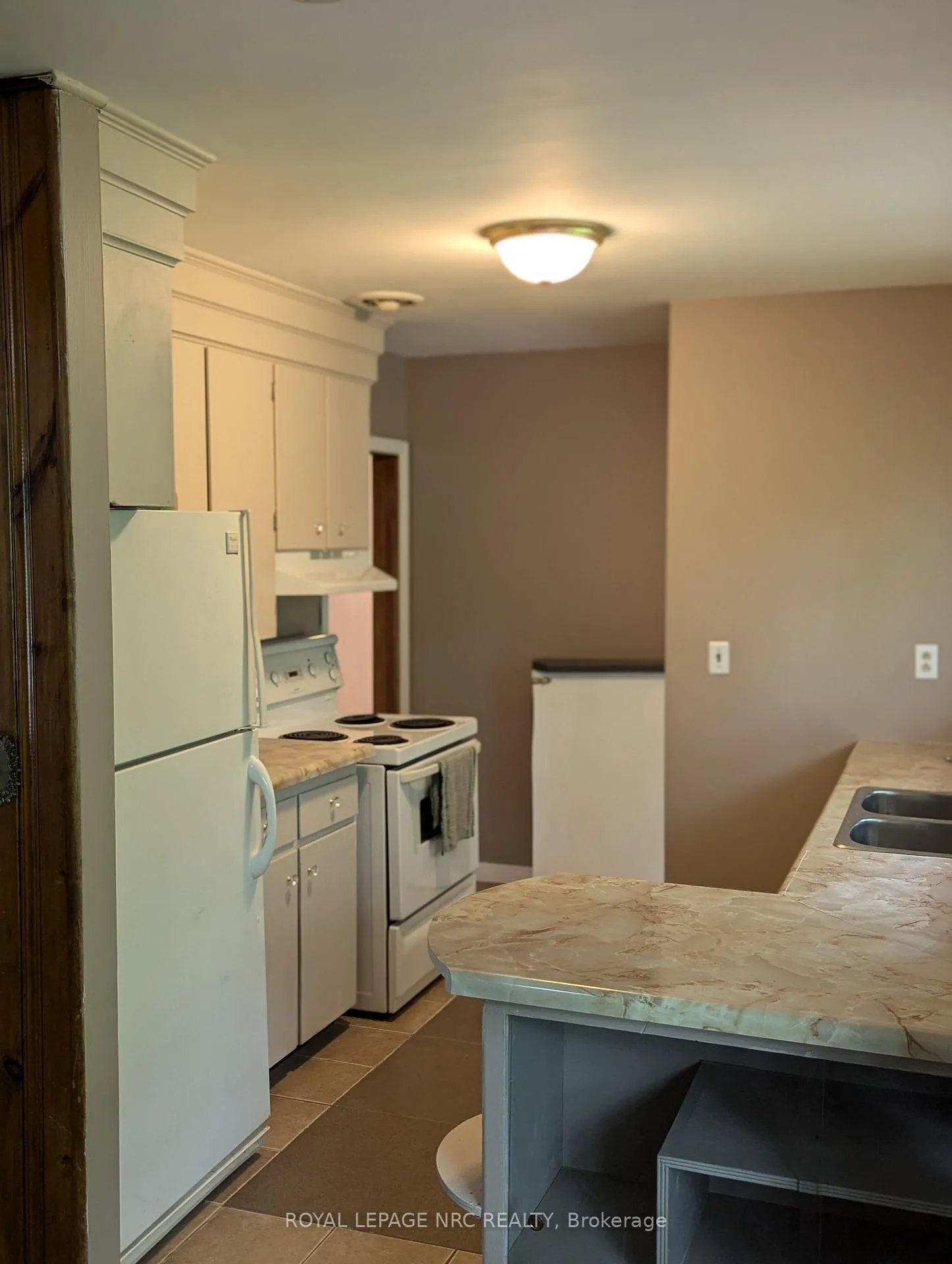 Photo 14 of 6094 Stevens Street, Niagara Falls, Cherrywood — HOMEH
