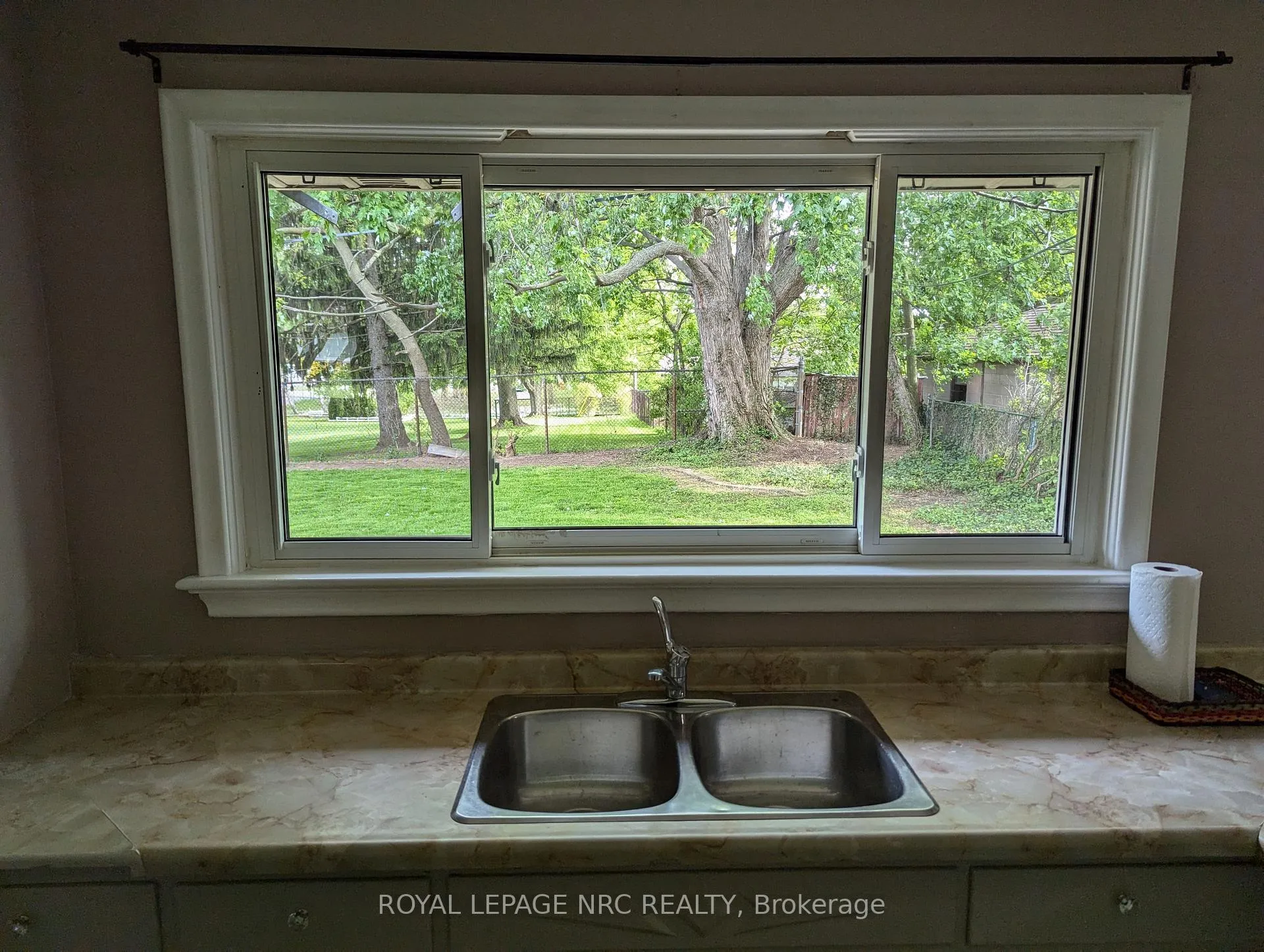 Photo 16 of 6094 Stevens Street, Niagara Falls, Cherrywood — HOMEH