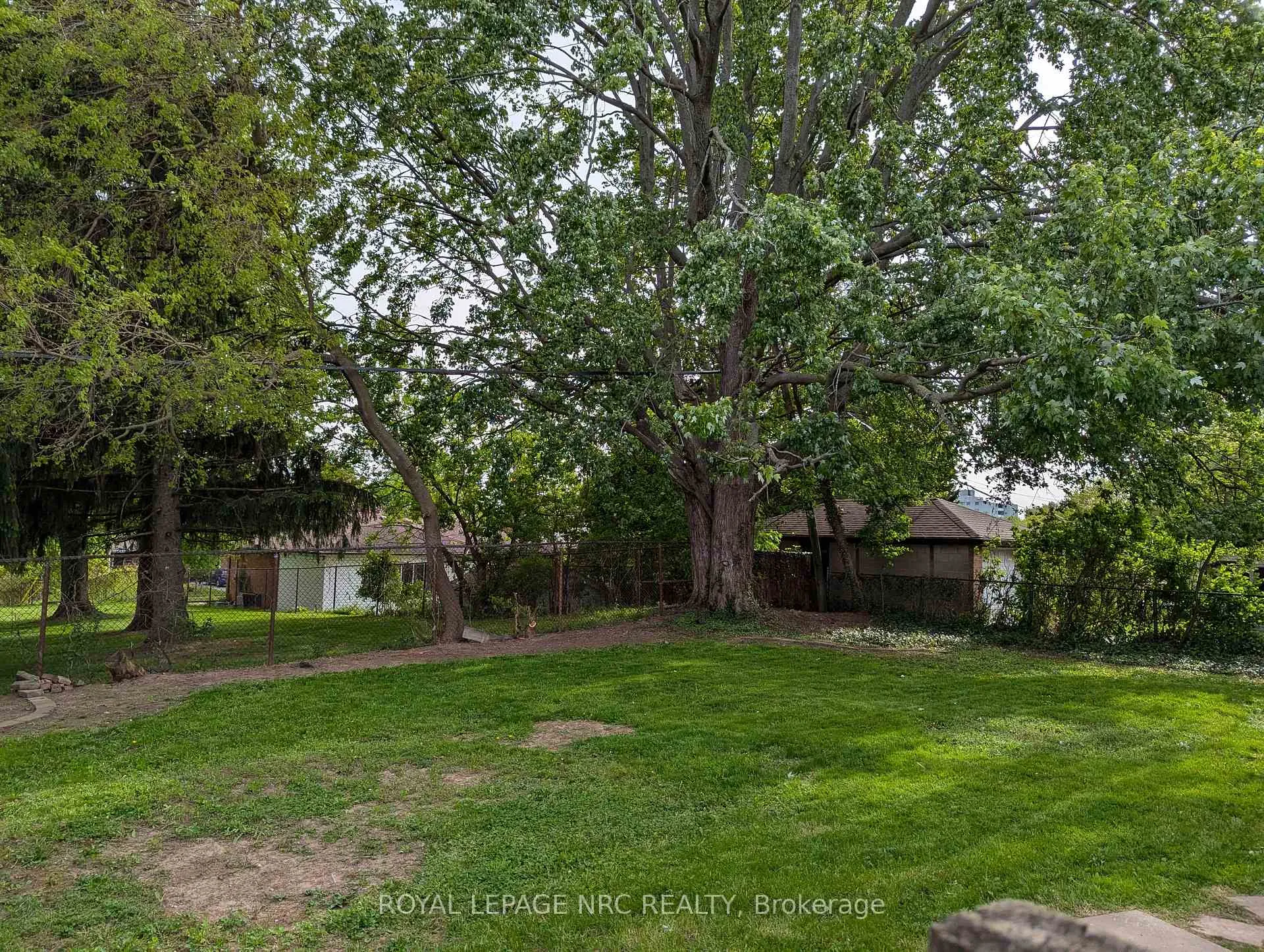Photo 31 of 6094 Stevens Street, Niagara Falls, Cherrywood — HOMEH
