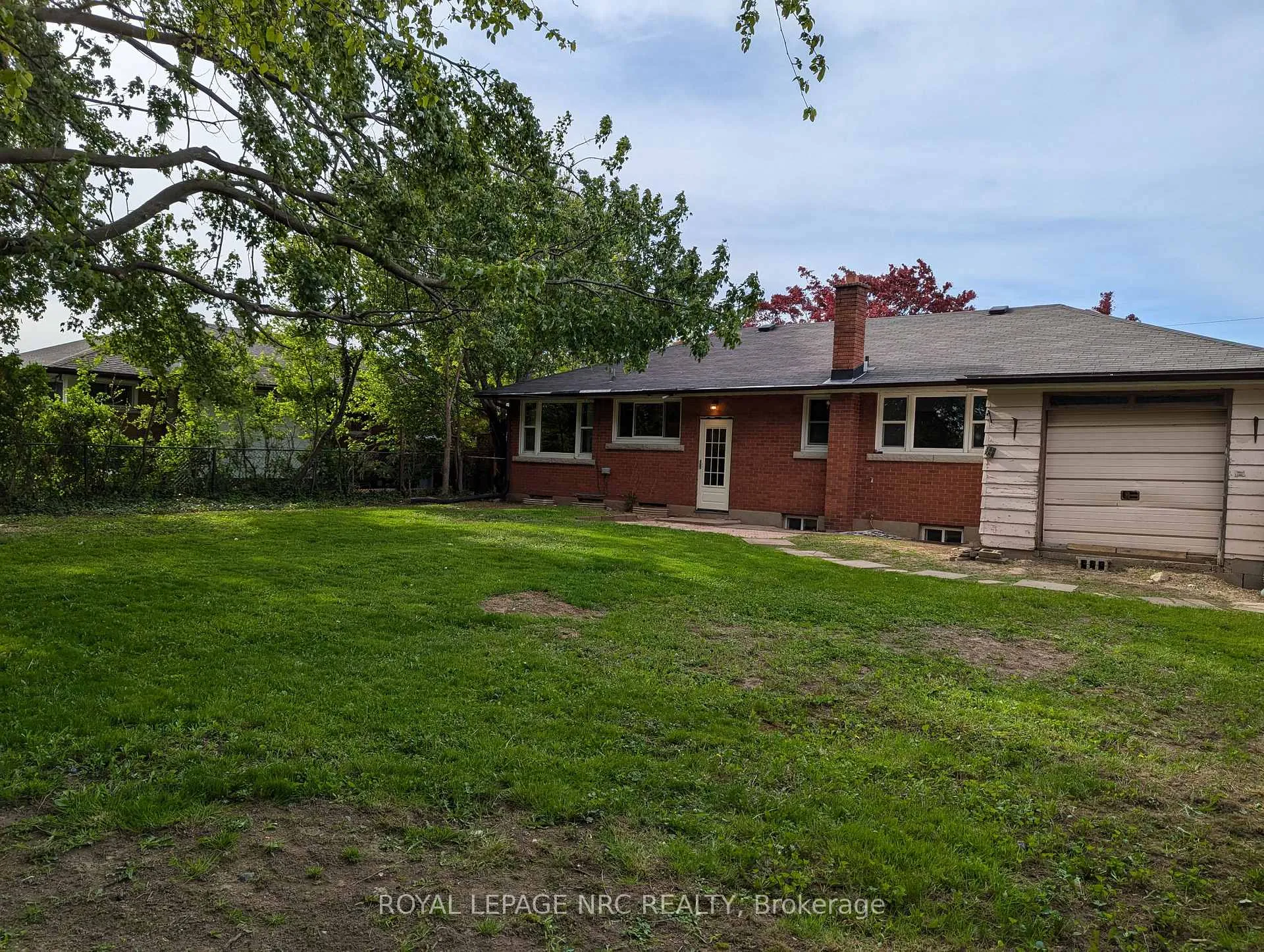 Photo 32 of 6094 Stevens Street, Niagara Falls, Cherrywood — HOMEH