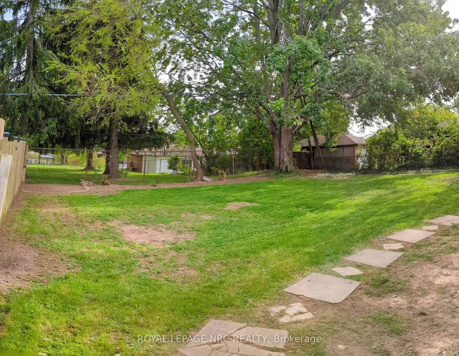 Photo 35 of 6094 Stevens Street, Niagara Falls, Cherrywood — HOMEH