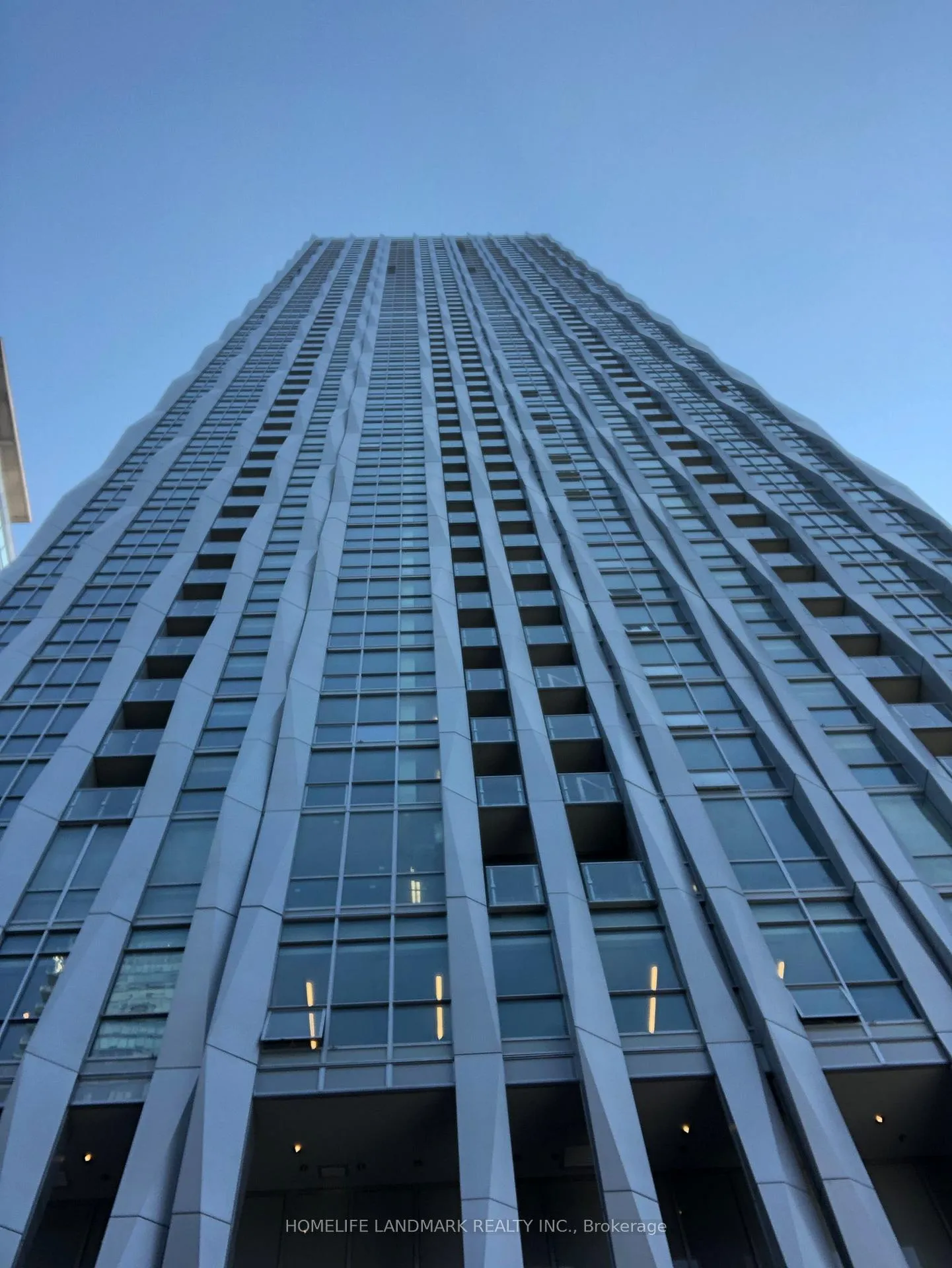 Front of Unit 604, 1 Yorkville Avenue