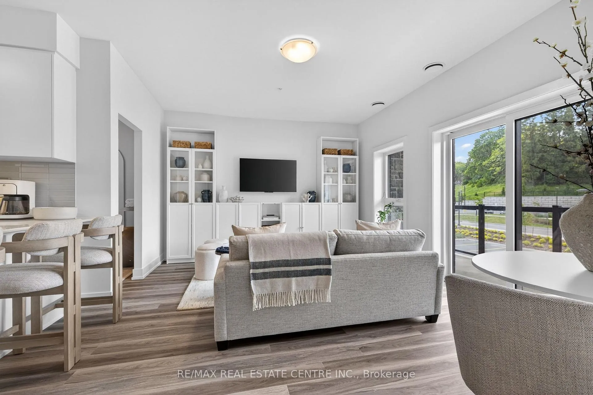 Photo 4 of Unit 205, 1100 Lackner Place, Kitchener, Grand River North — HOMEH