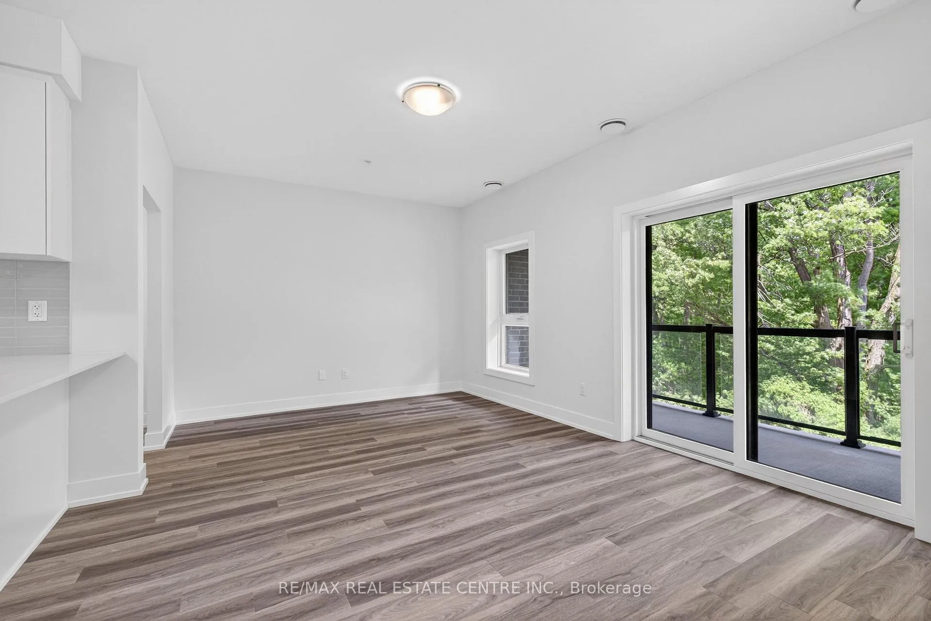 Photo 5 of Unit 205, 1100 Lackner Place, Kitchener, Grand River North — HOMEH