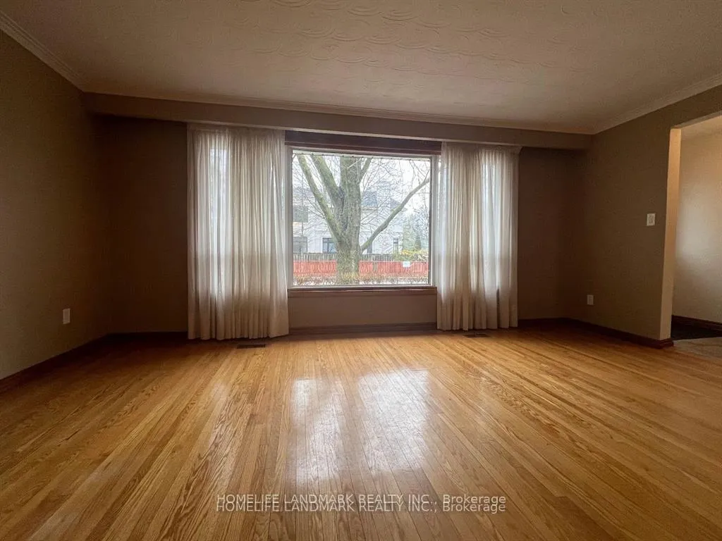 Photo 5 of 12 Pratt Circle, Markham, Unionville — HOMEH