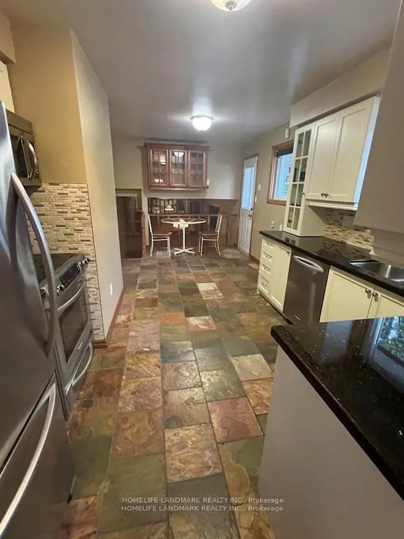 Photo 6 of 12 Pratt Circle, Markham, Unionville — HOMEH