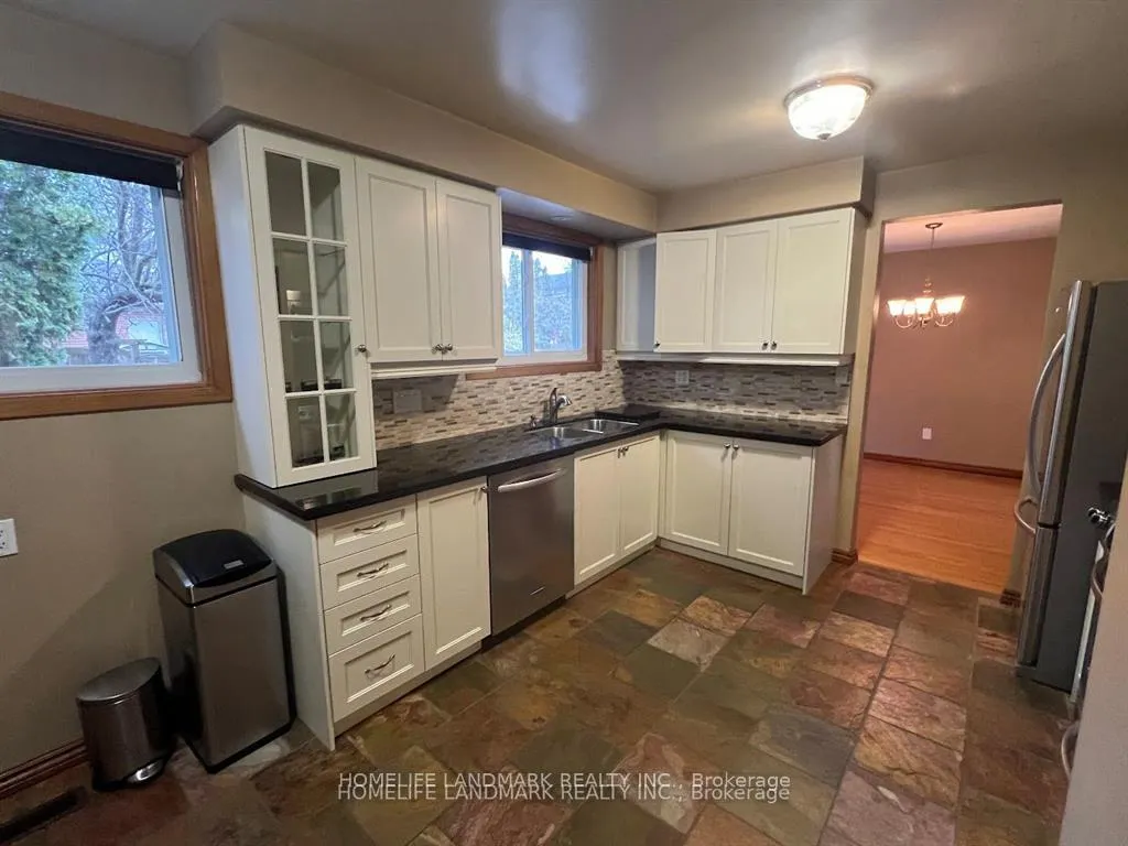 Photo 8 of 12 Pratt Circle, Markham, Unionville — HOMEH