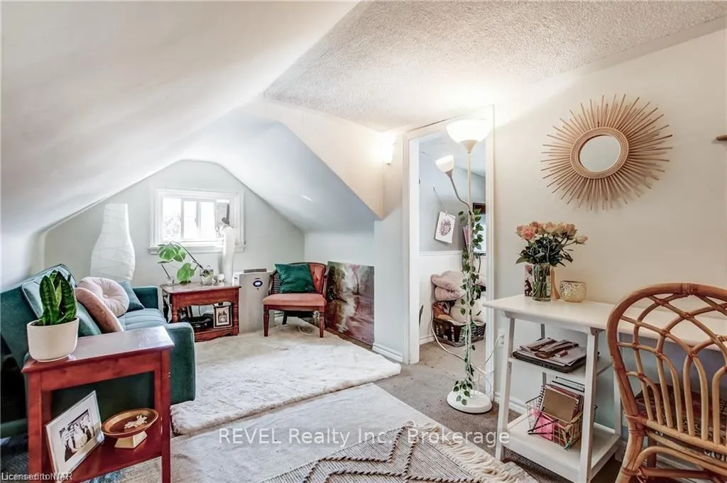 Photo 3 of Unit Upper, 5 Linwood Street, St. Catharines, Downtown — HOMEH