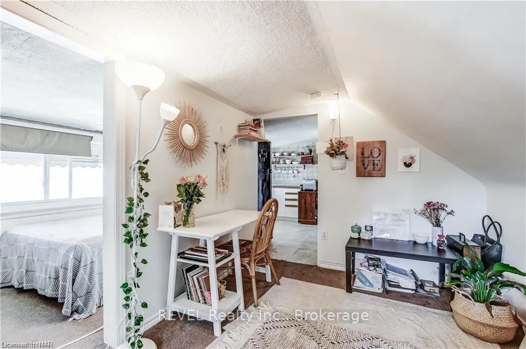 Photo 4 of Unit Upper, 5 Linwood Street, St. Catharines, Downtown — HOMEH