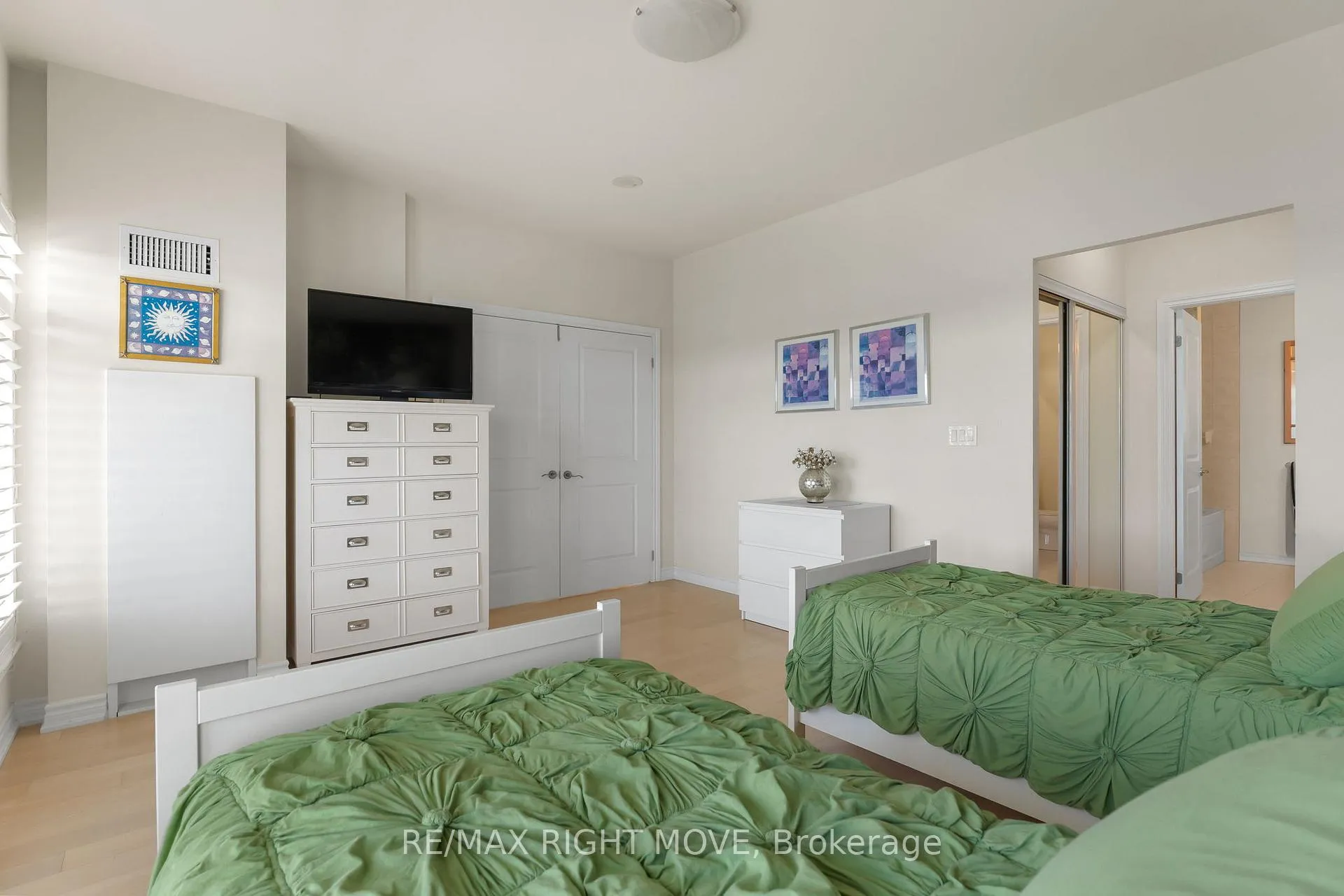 Photo 25 of Unit 402, 80 Orchard Point Road, Orillia — HOMEH