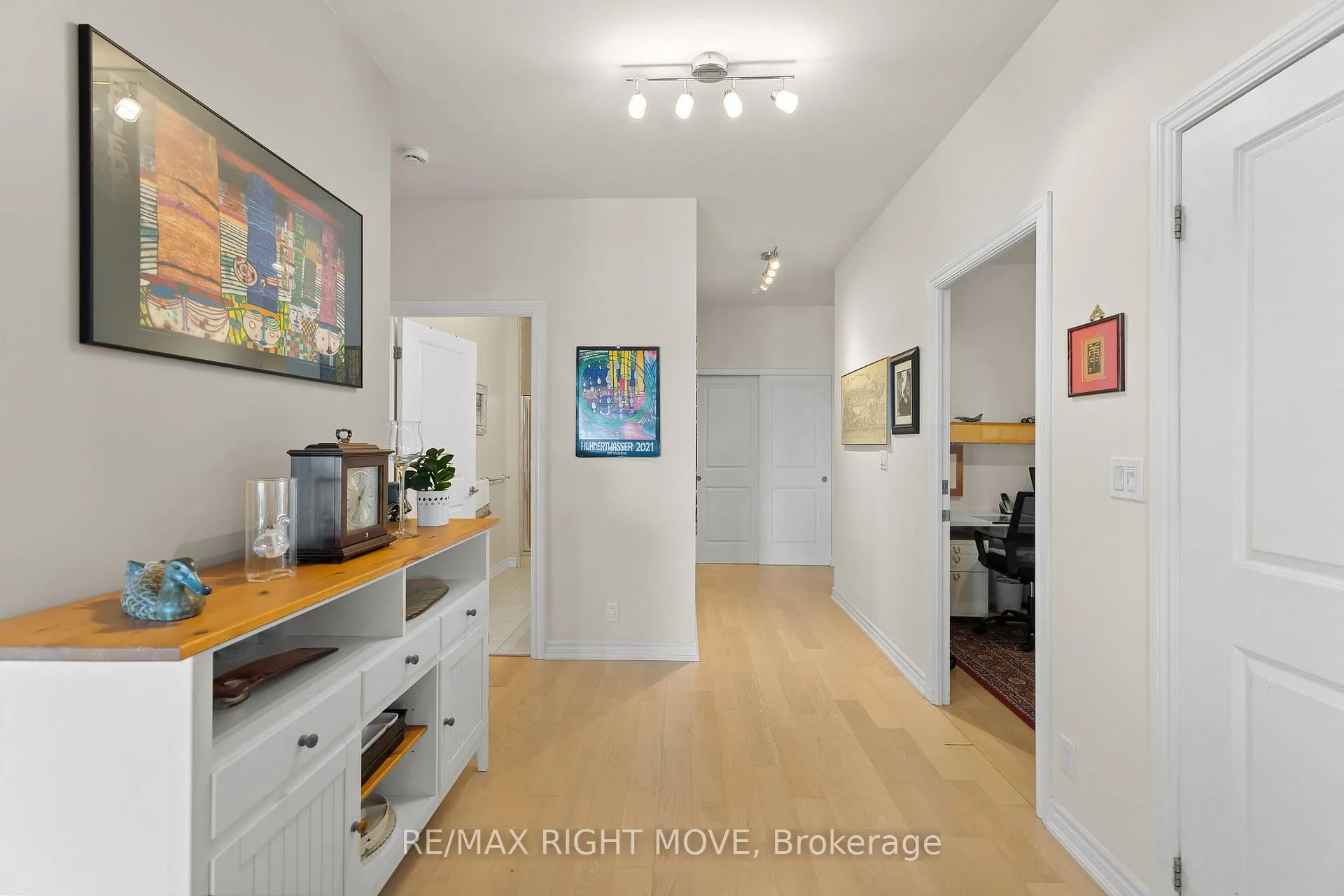 Photo 31 of Unit 402, 80 Orchard Point Road, Orillia — HOMEH