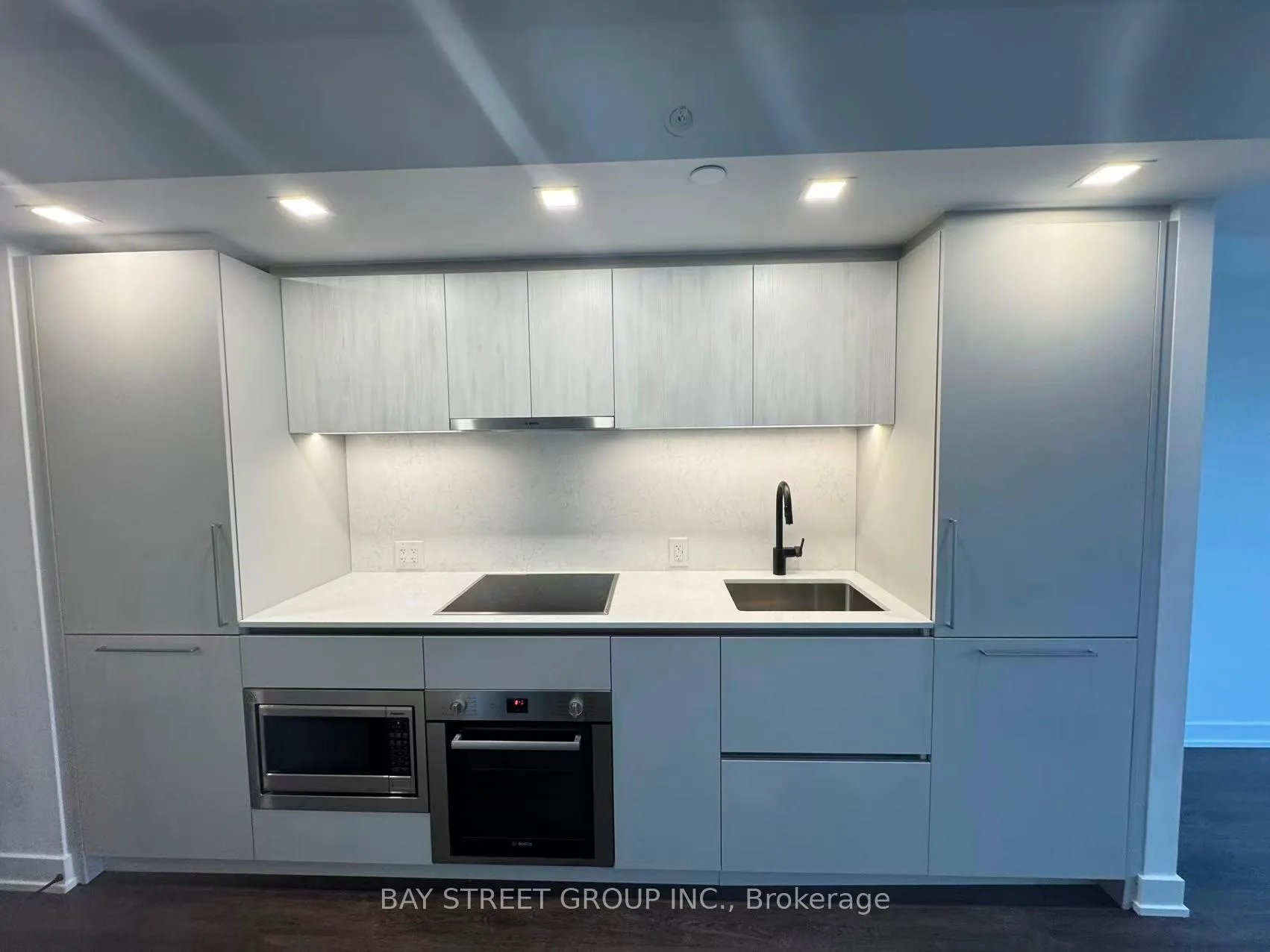 Photo 3 of Unit 2011, 609 Sherborne Street, Toronto, North St. James Town — HOMEH
