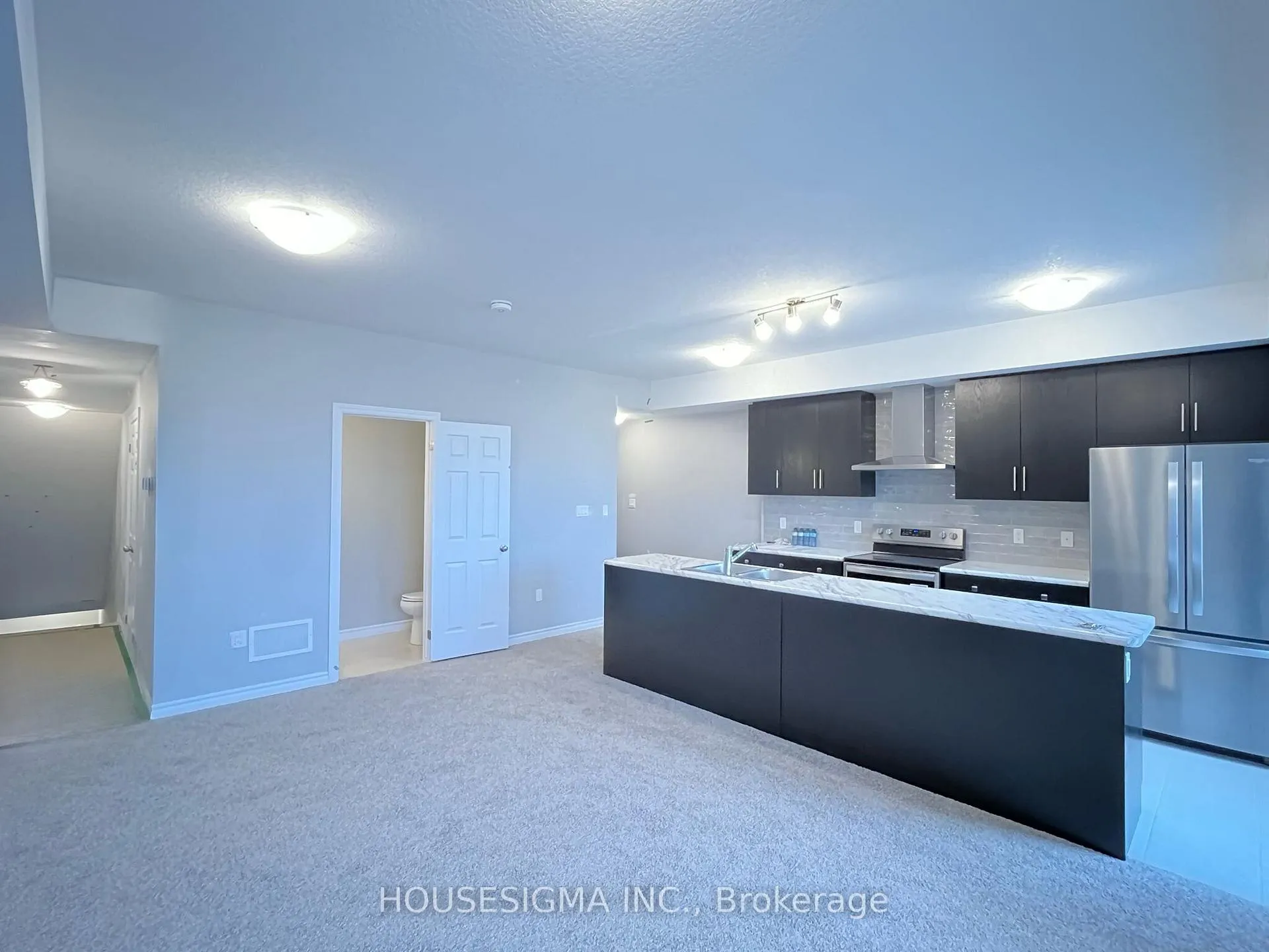 Photo 1 of 8 Lomond Lane, Kitchener — HOMEH