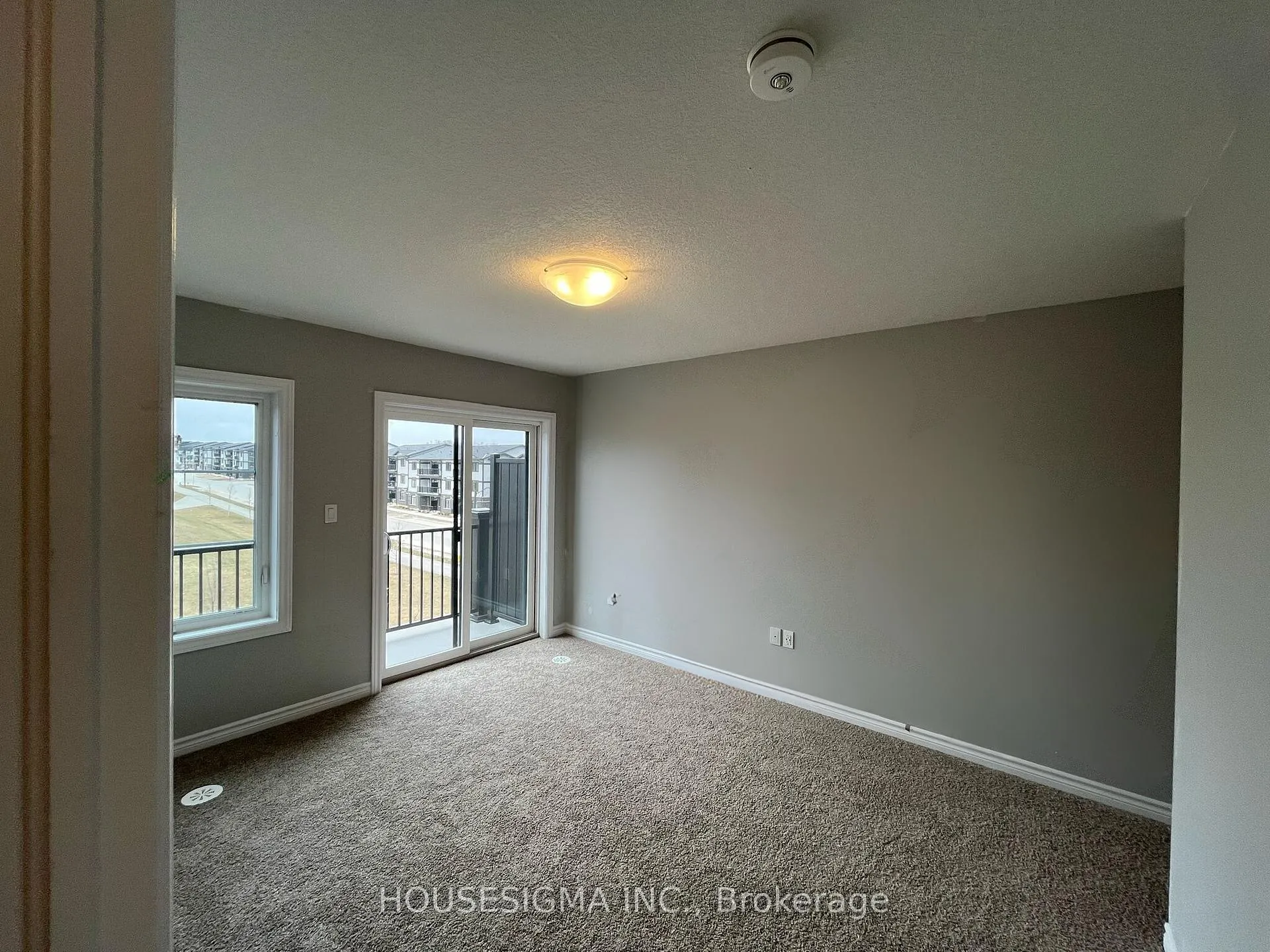 Photo 10 of 8 Lomond Lane, Kitchener — HOMEH