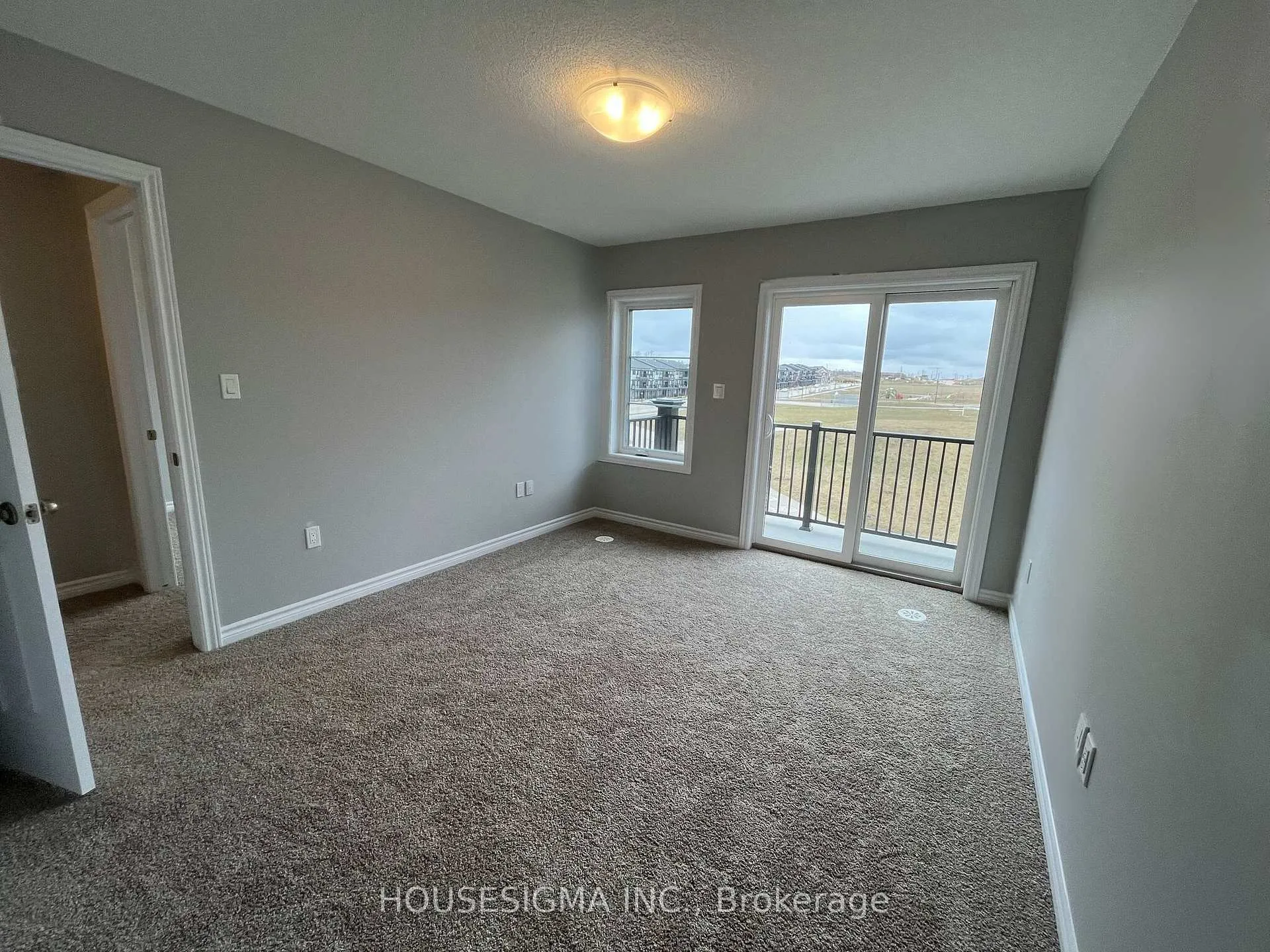 Photo 11 of 8 Lomond Lane, Kitchener — HOMEH