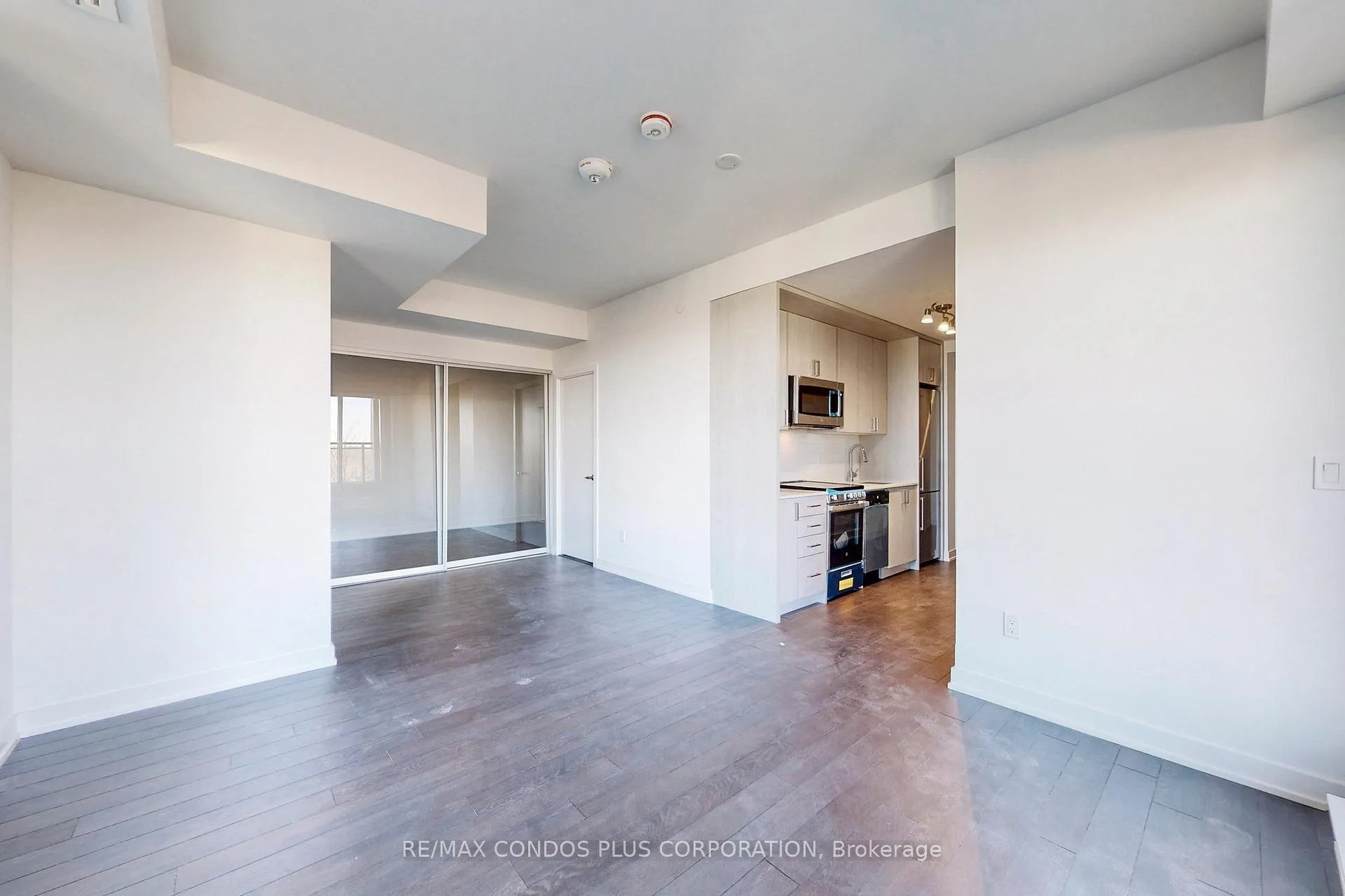 Photo 6 of Unit 610, 1 Cardiff Street, Toronto, Mount Pleasant East — HOMEH