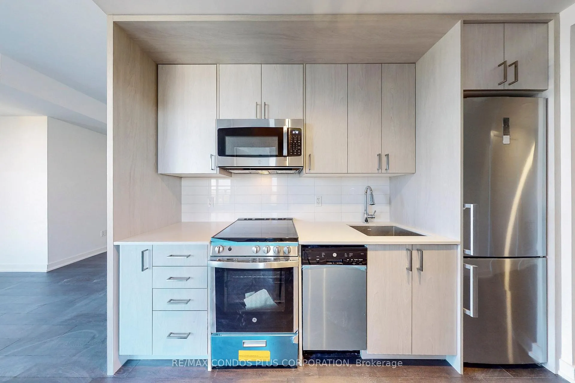 Photo 10 of Unit 610, 1 Cardiff Street, Toronto, Mount Pleasant East — HOMEH