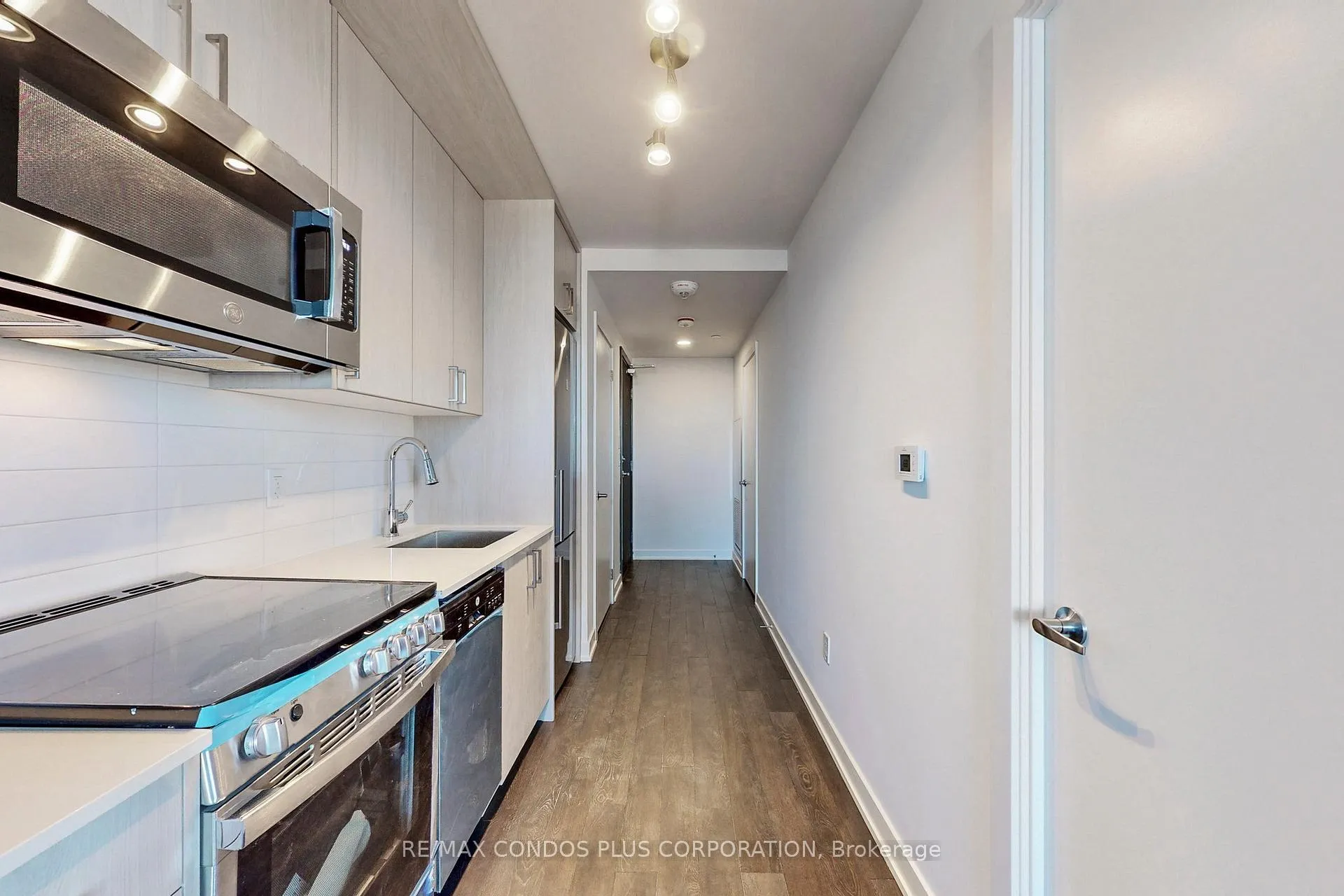 Photo 12 of Unit 610, 1 Cardiff Street, Toronto, Mount Pleasant East — HOMEH