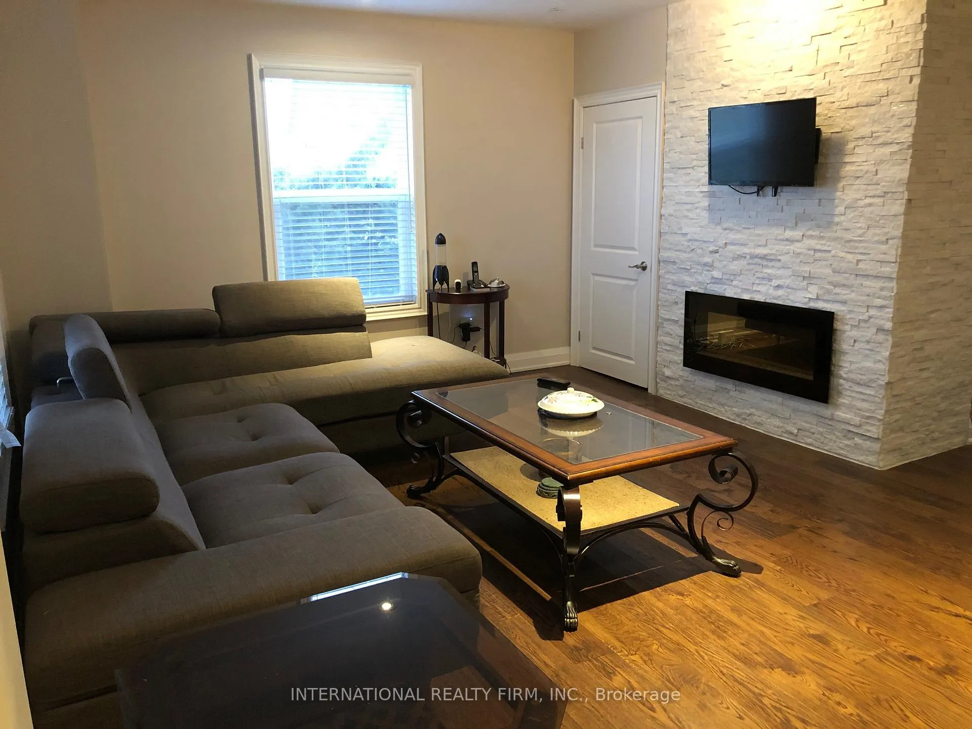 Photo 3 of 489 Kemp Road W, Grimsby, Grimsby Escarpment — HOMEH