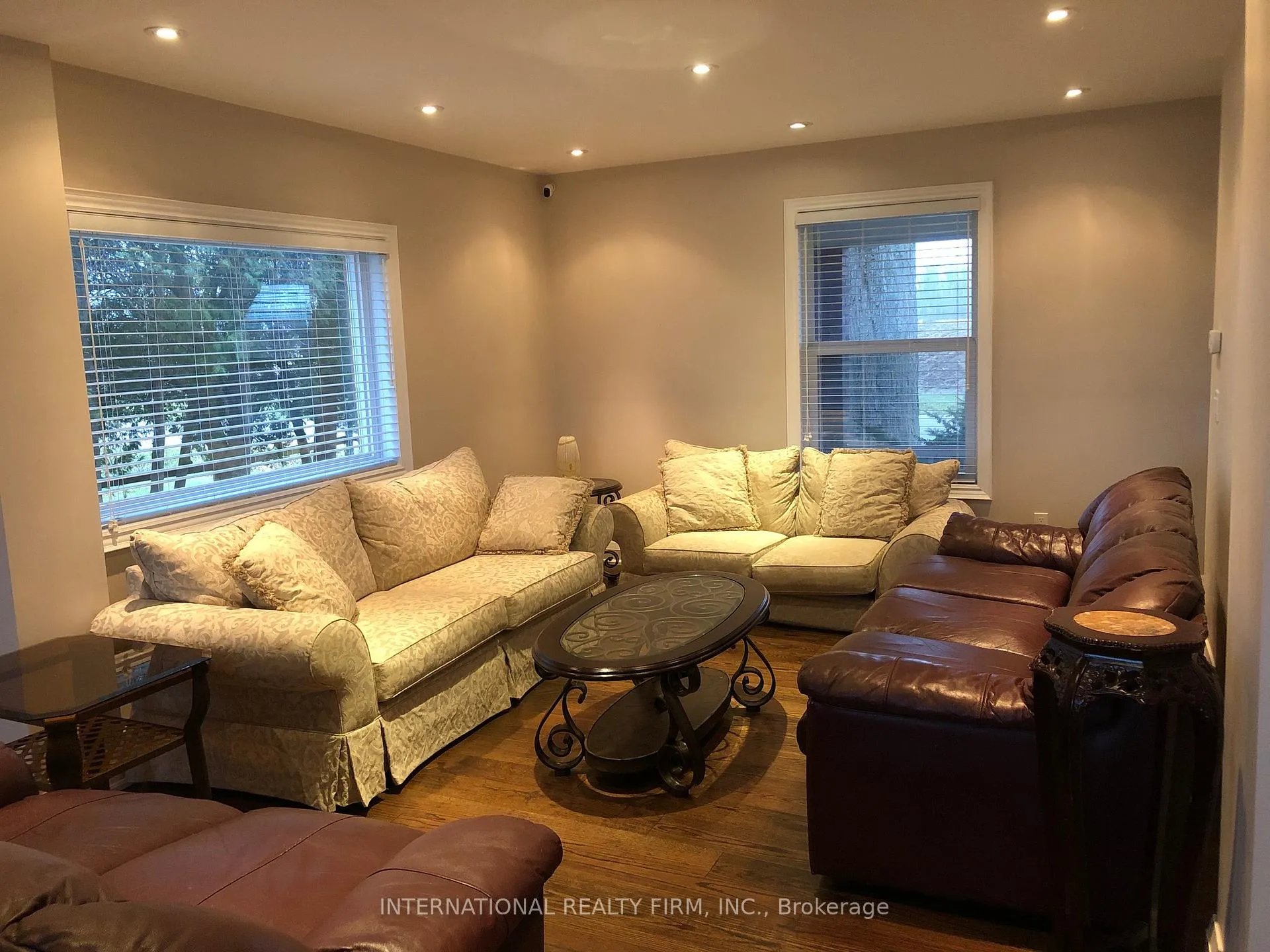 Photo 4 of 489 Kemp Road W, Grimsby, Grimsby Escarpment — HOMEH