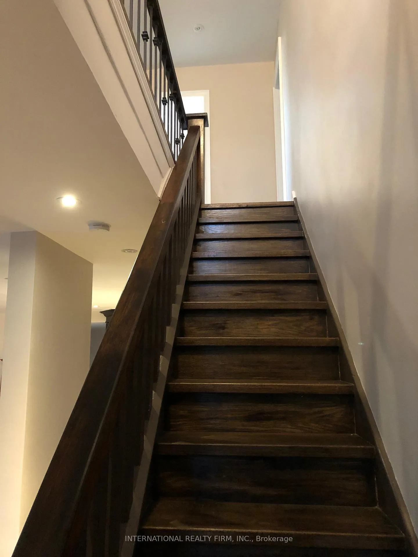 Photo 9 of 489 Kemp Road W, Grimsby, Grimsby Escarpment — HOMEH