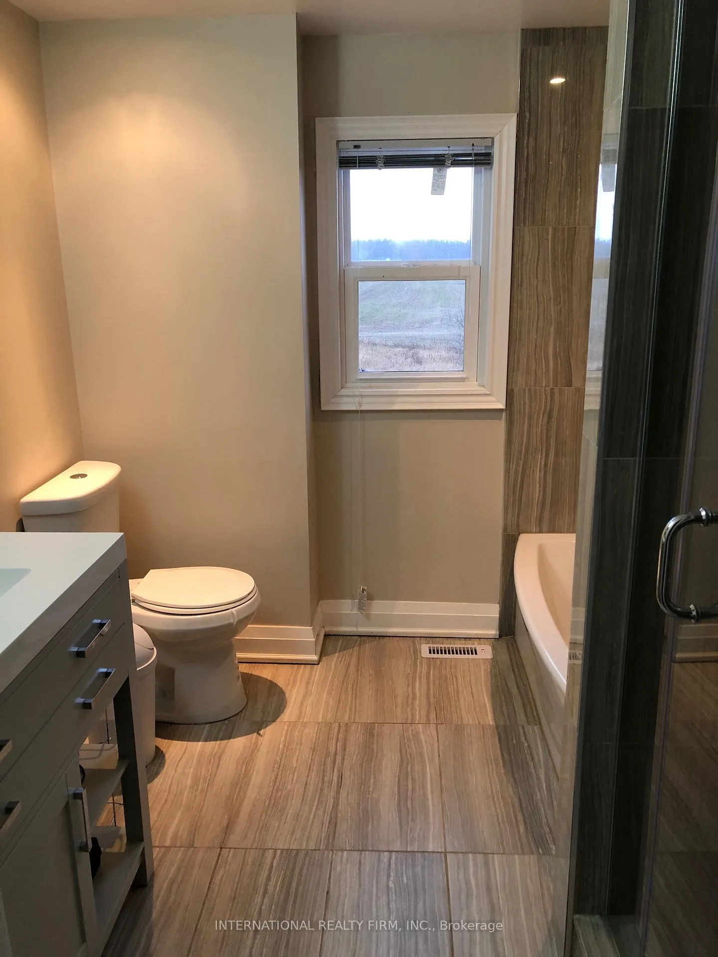 Photo 12 of 489 Kemp Road W, Grimsby, Grimsby Escarpment — HOMEH