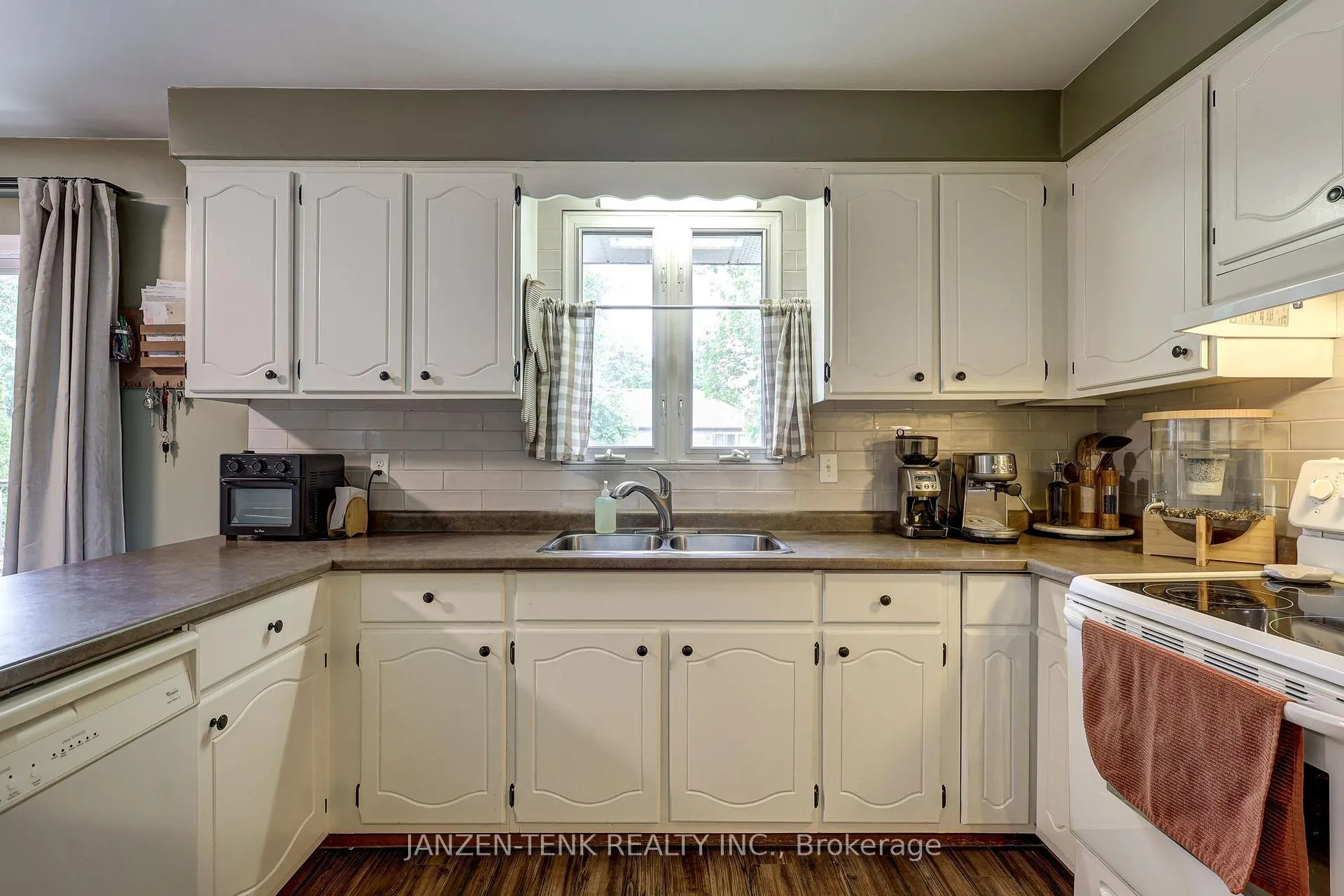 Photo 26 of 17 St Andrew Street, Aylmer — HOMEH