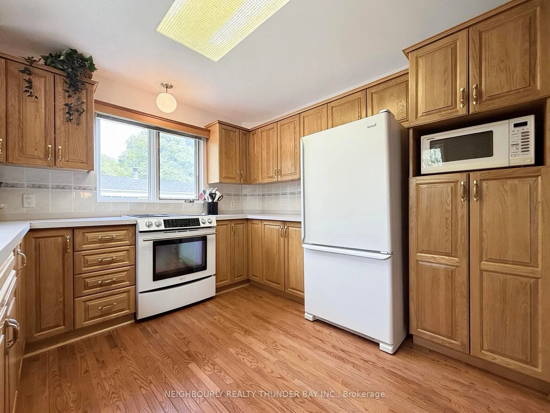 Photo 18 of 1229 Grandview Beach Drive, Shuniah — HOMEH