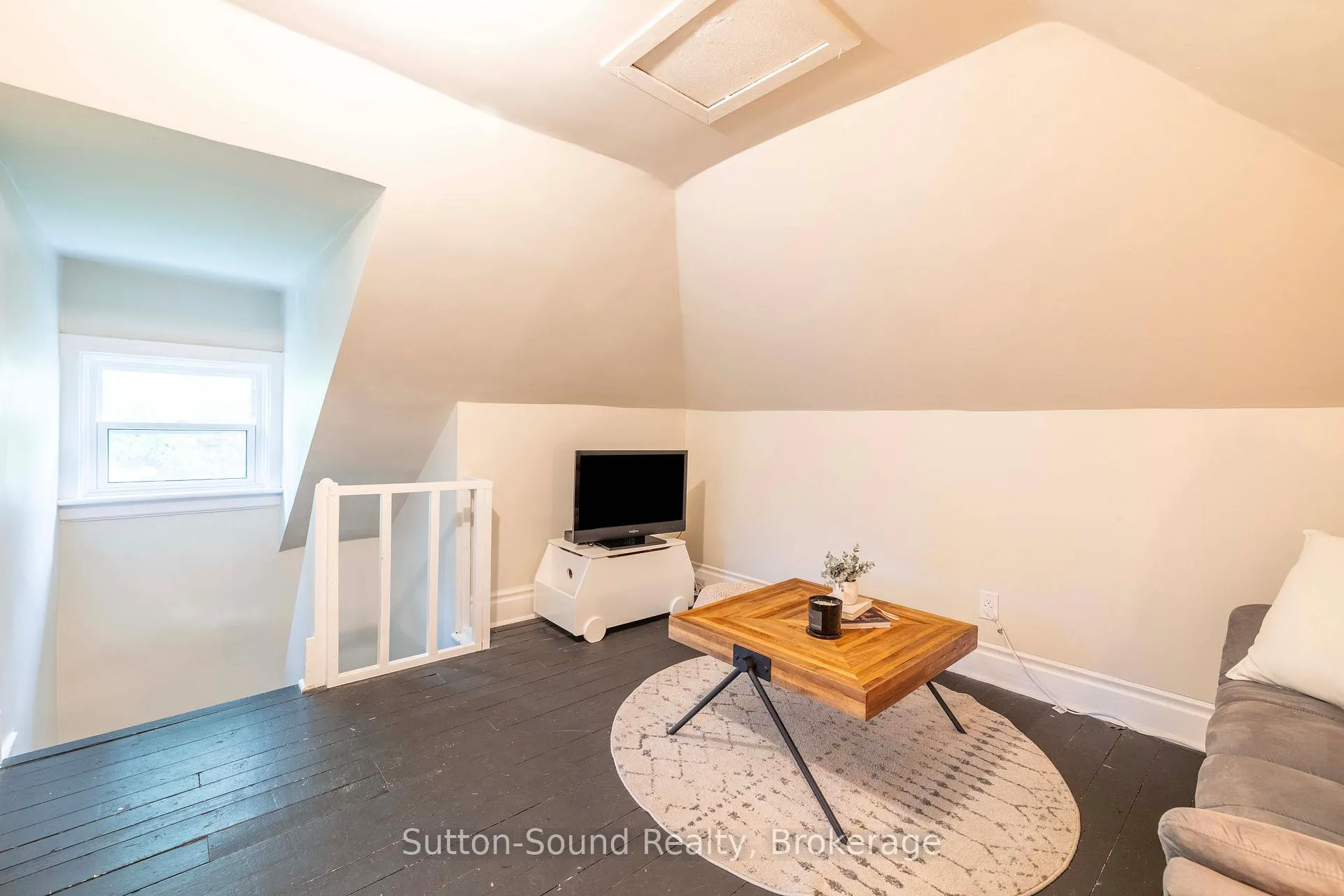 Photo 27 of 425 2nd Avenue E, Owen Sound — HOMEH