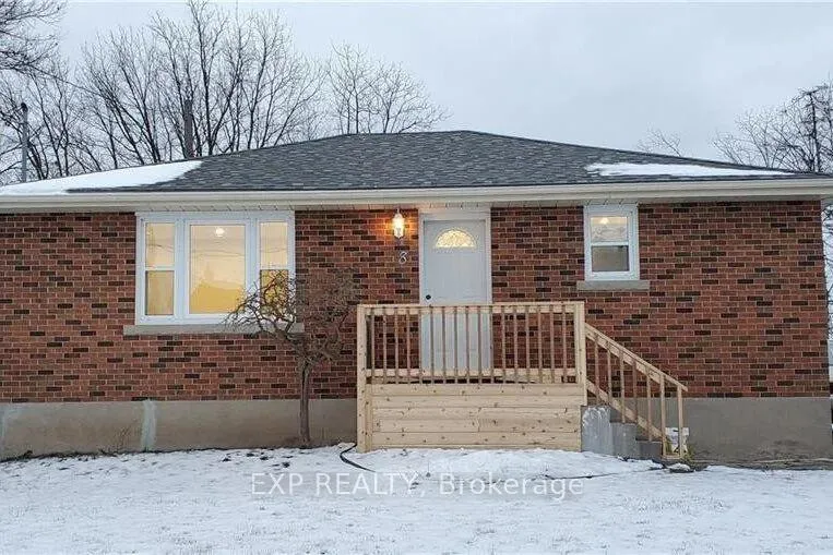 Front of 8 Hillcrest Avenue