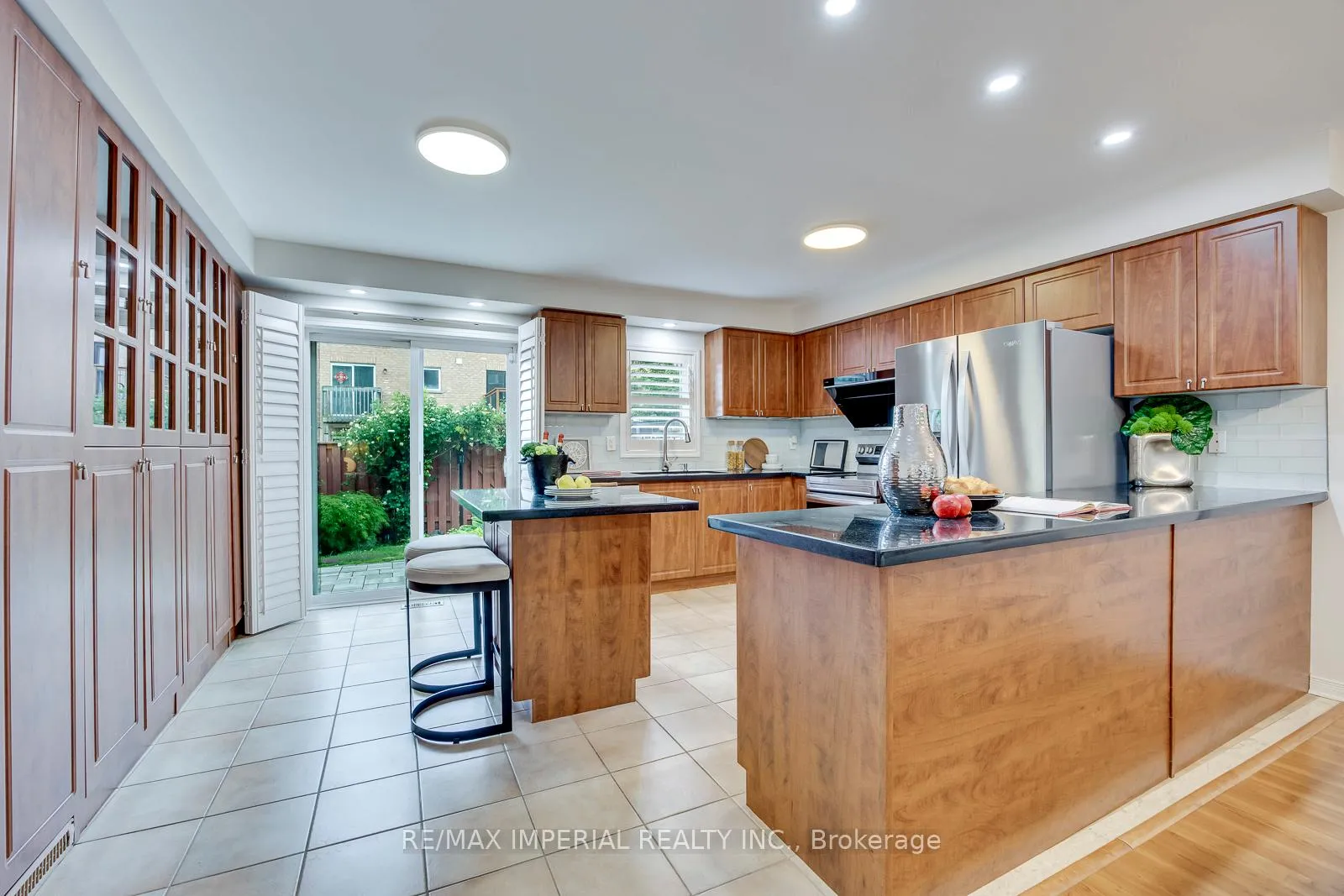 Photo 12 of 592 Candlestick Circle, Mississauga, Hurontario — HOMEH