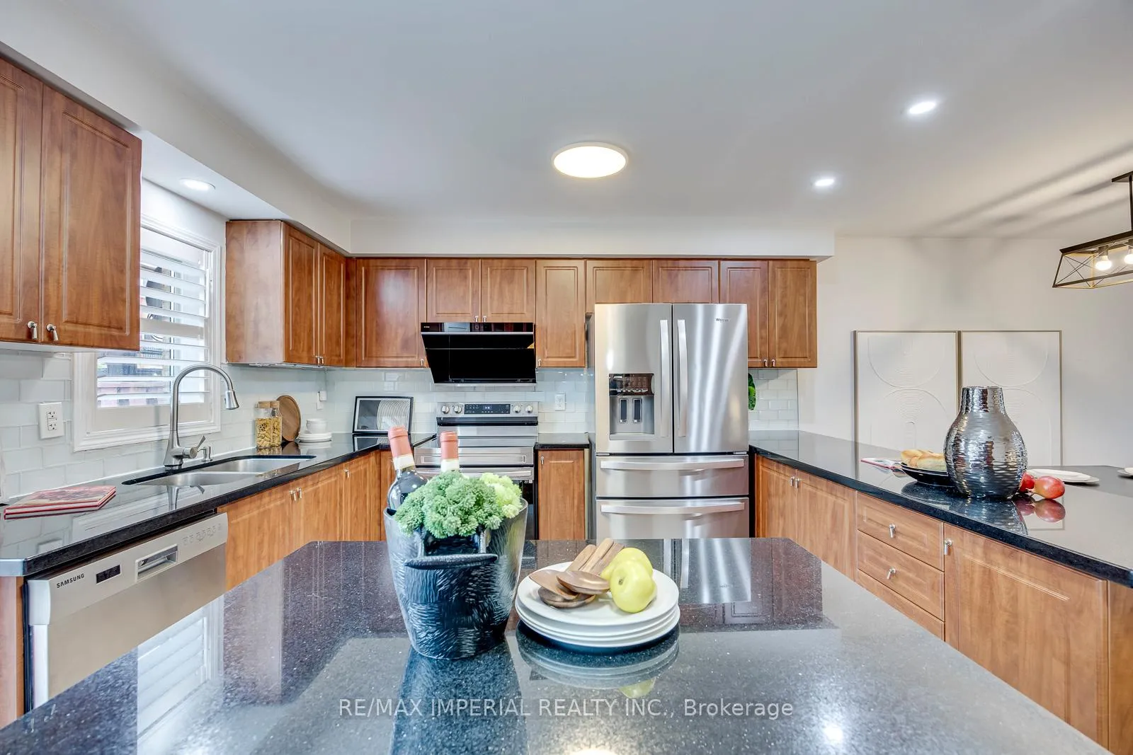 Photo 15 of 592 Candlestick Circle, Mississauga, Hurontario — HOMEH