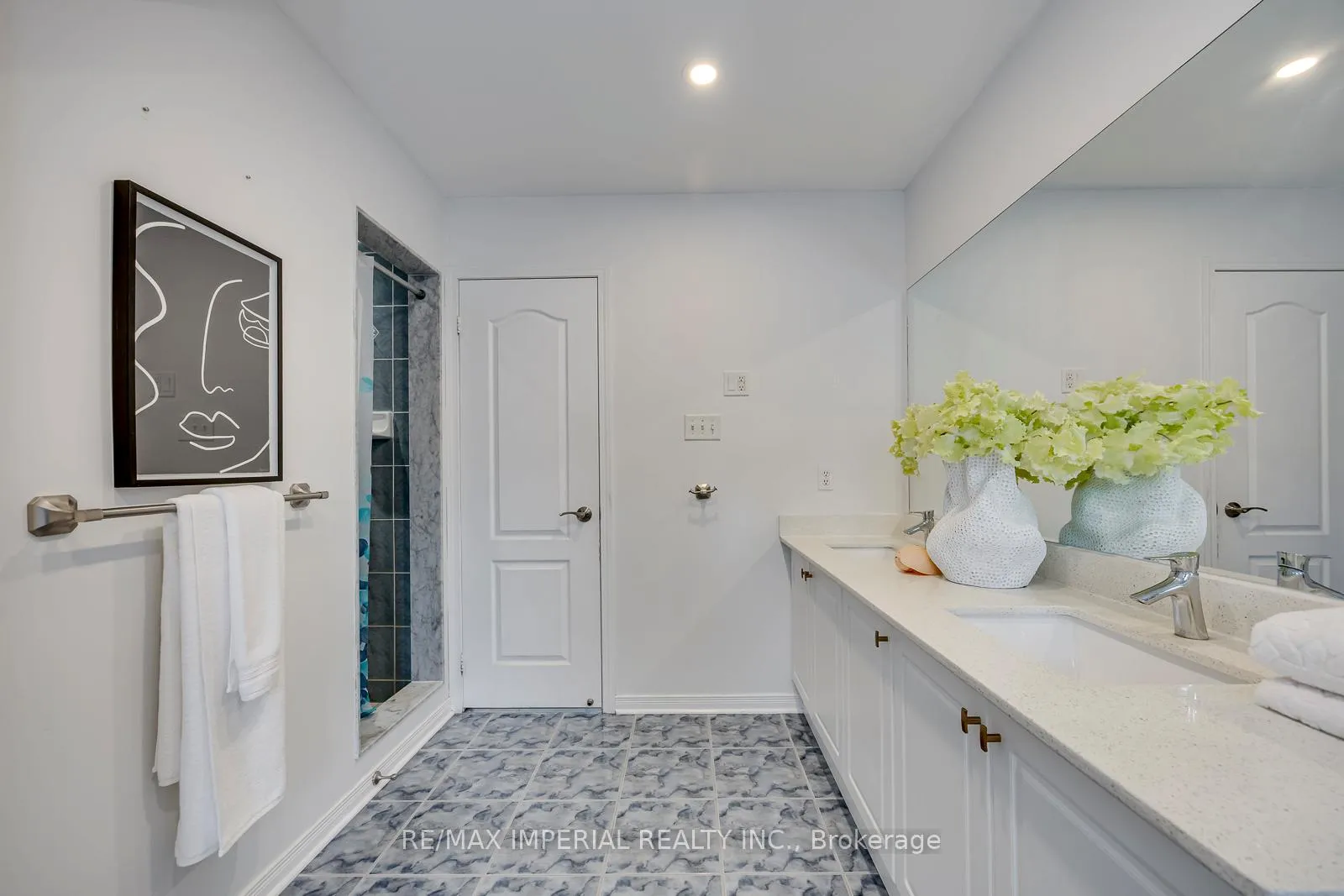 Photo 44 of 592 Candlestick Circle, Mississauga, Hurontario — HOMEH