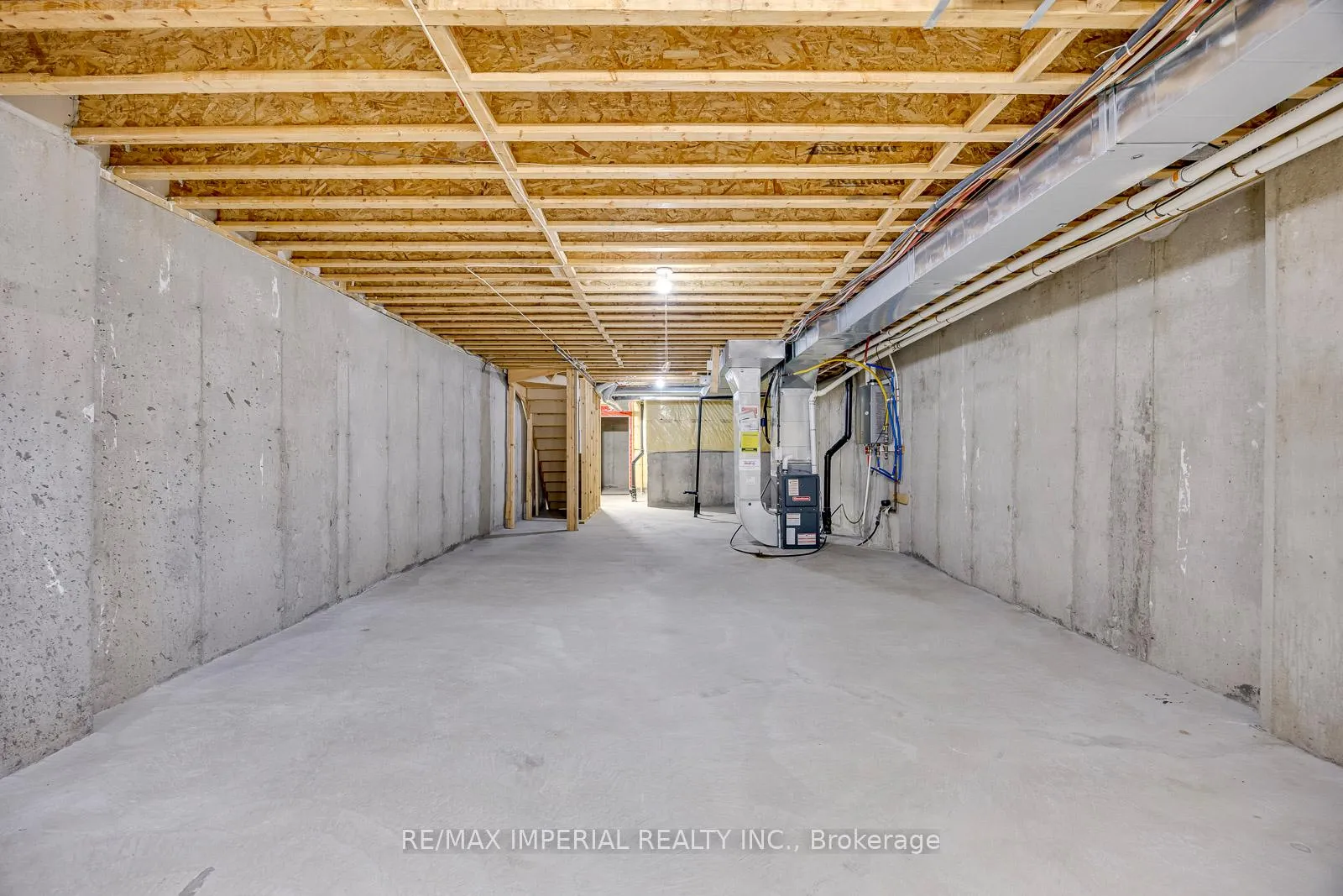 Photo 46 of 592 Candlestick Circle, Mississauga, Hurontario — HOMEH