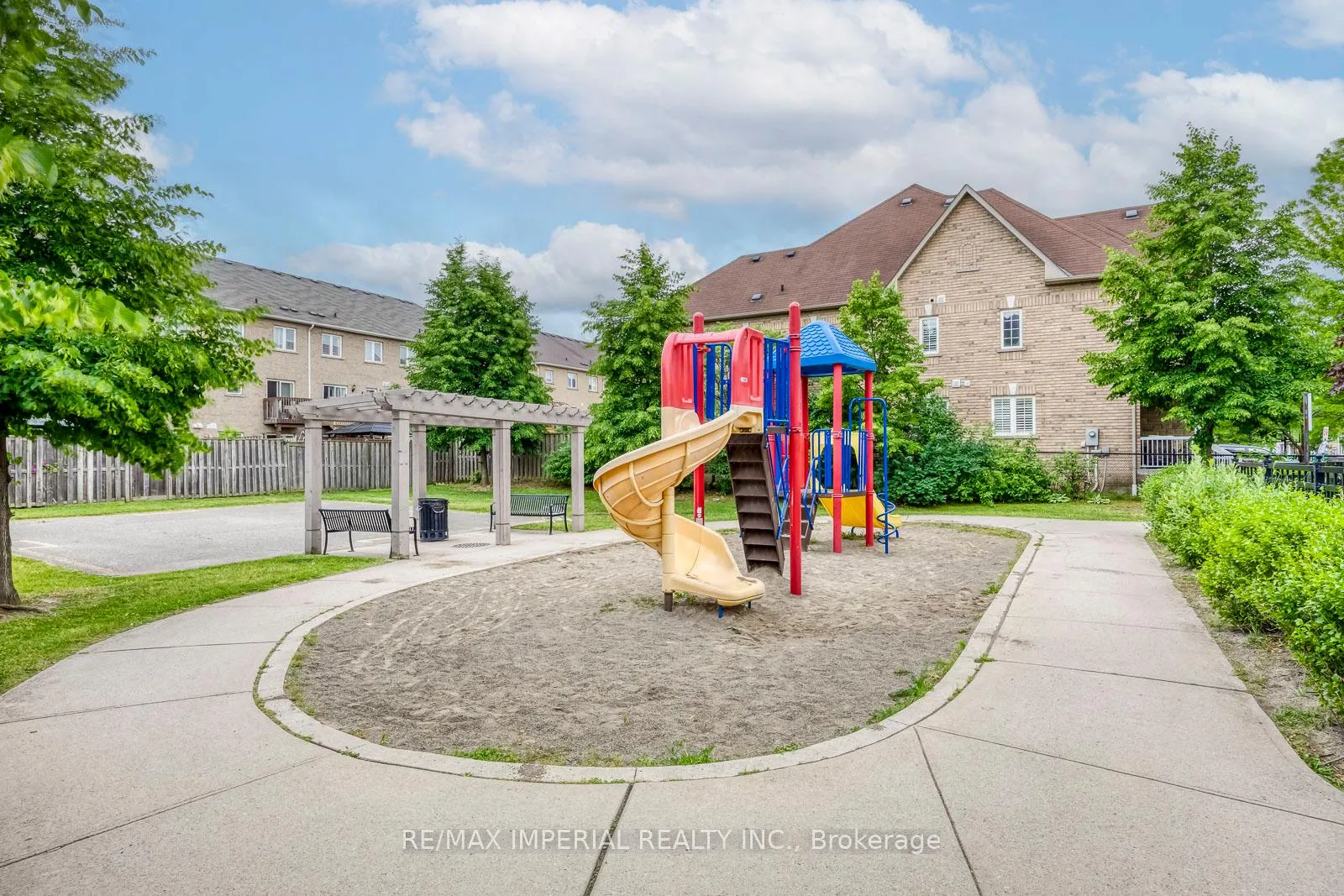 Photo 49 of 592 Candlestick Circle, Mississauga, Hurontario — HOMEH