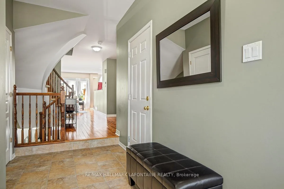 Photo 4 of 417 June Court, Ottawa, Mer Bleue/Bradley Estates/Anderson Park — HOMEH