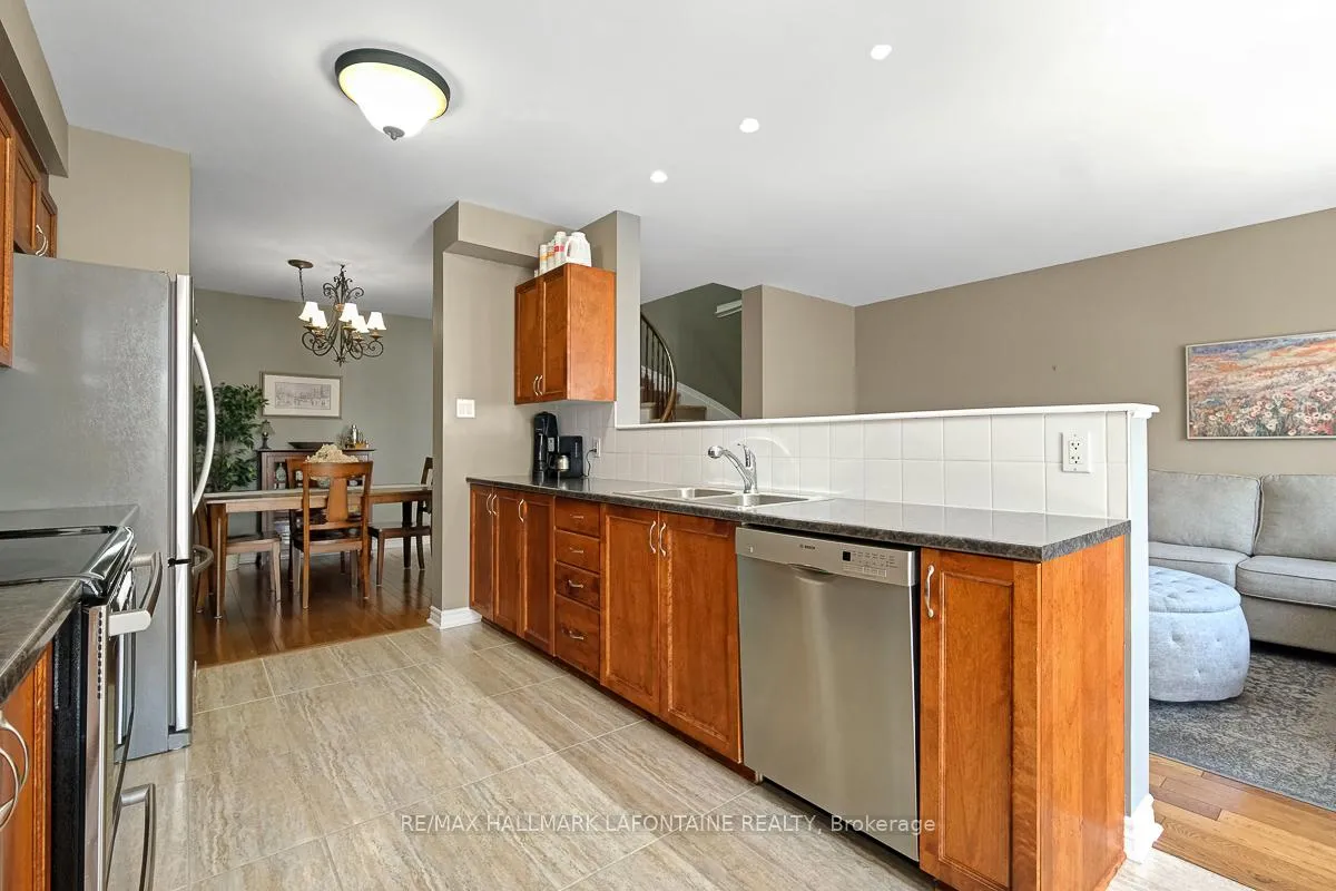 Photo 12 of 417 June Court, Ottawa, Mer Bleue/Bradley Estates/Anderson Park — HOMEH