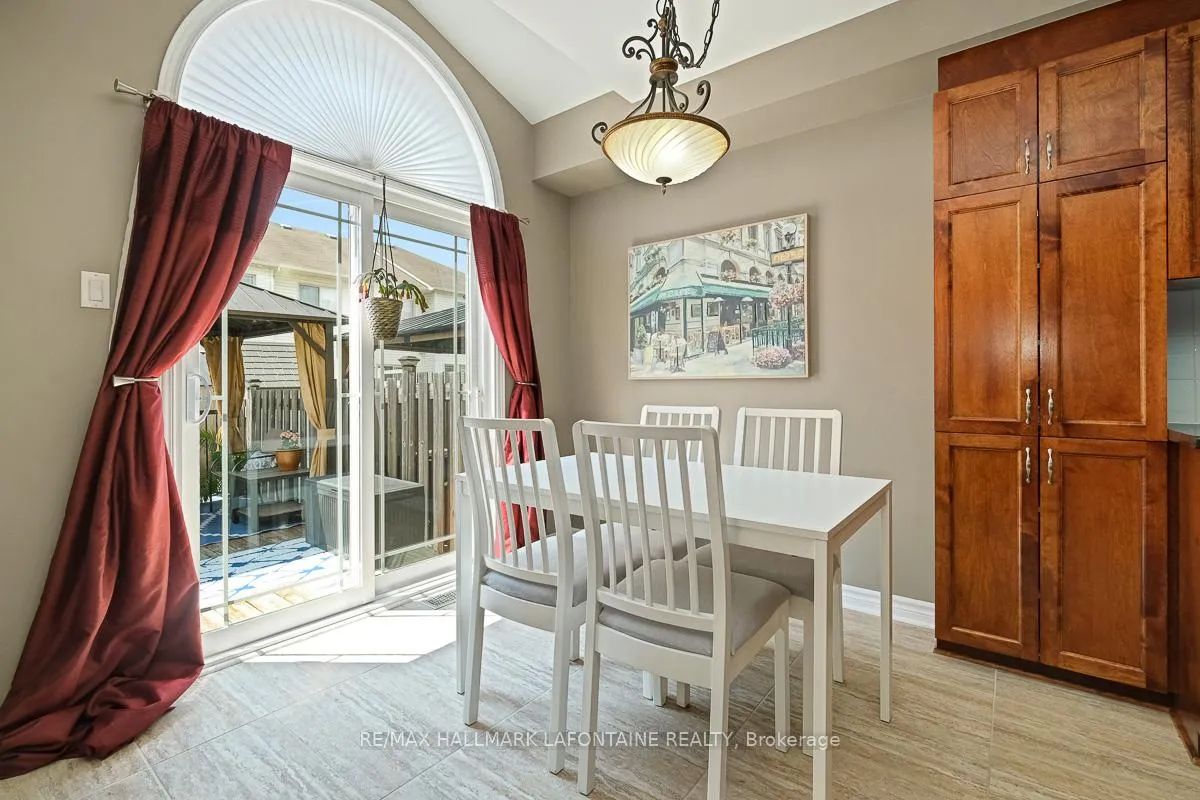 Photo 13 of 417 June Court, Ottawa, Mer Bleue/Bradley Estates/Anderson Park — HOMEH