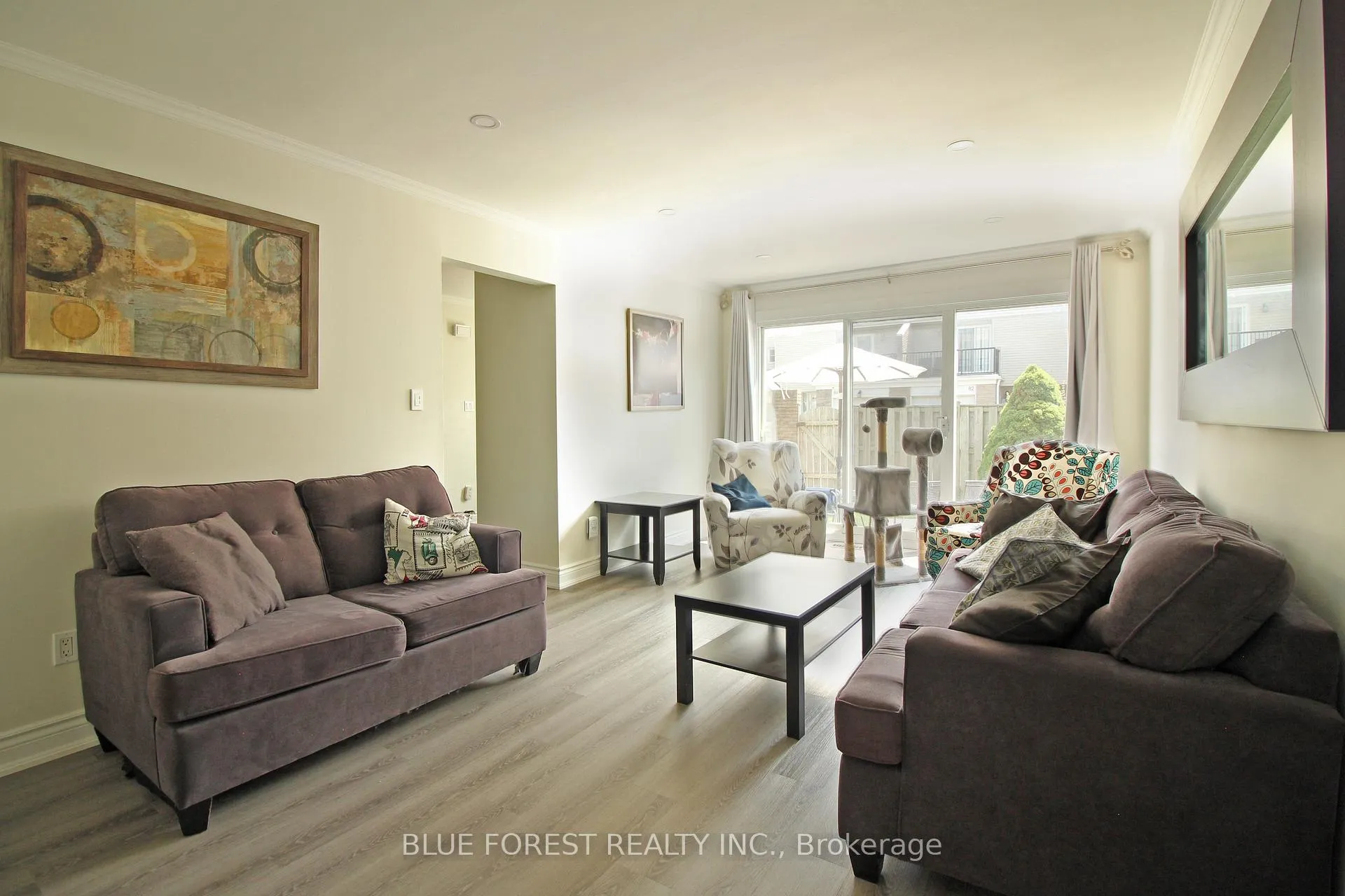 Photo 12 of Unit 8, 590 Millbank Drive, London, South Y — HOMEH
