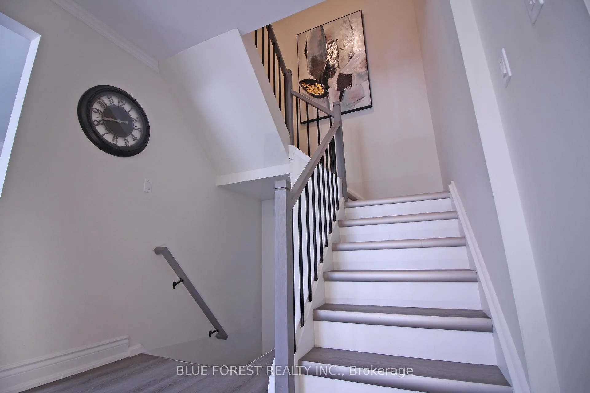 Photo 14 of Unit 8, 590 Millbank Drive, London, South Y — HOMEH
