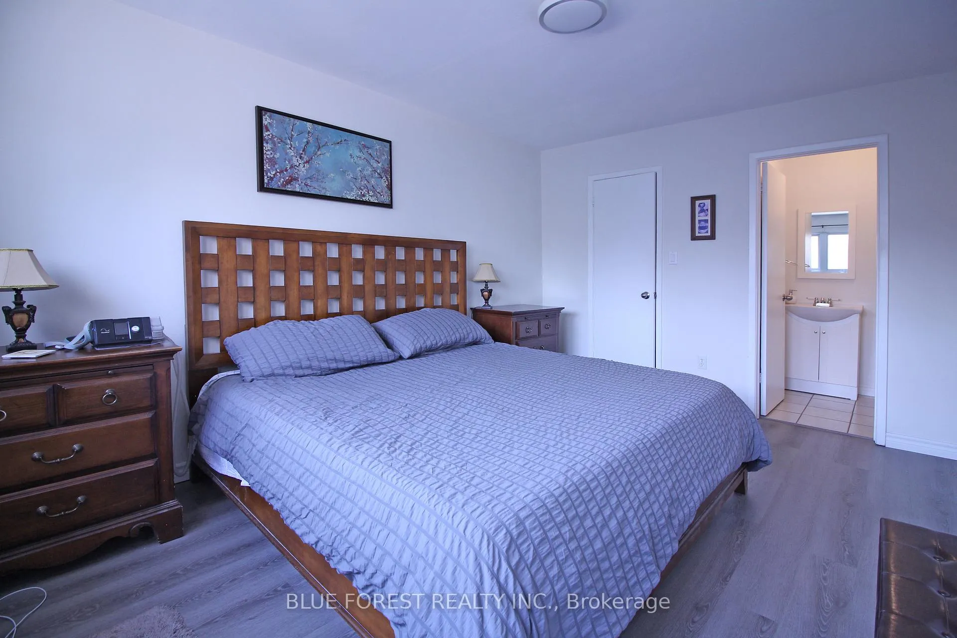Photo 16 of Unit 8, 590 Millbank Drive, London, South Y — HOMEH
