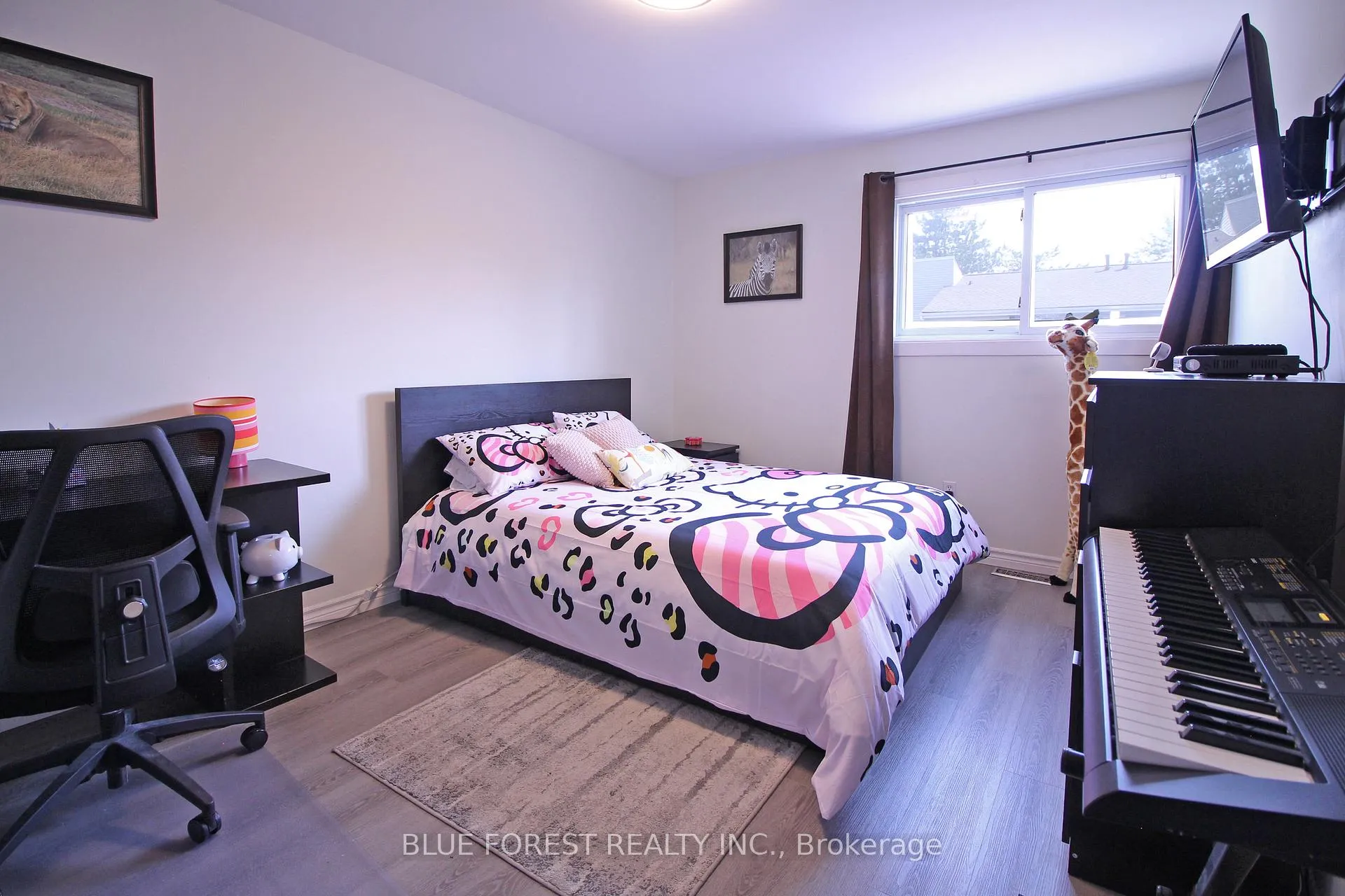Photo 19 of Unit 8, 590 Millbank Drive, London, South Y — HOMEH