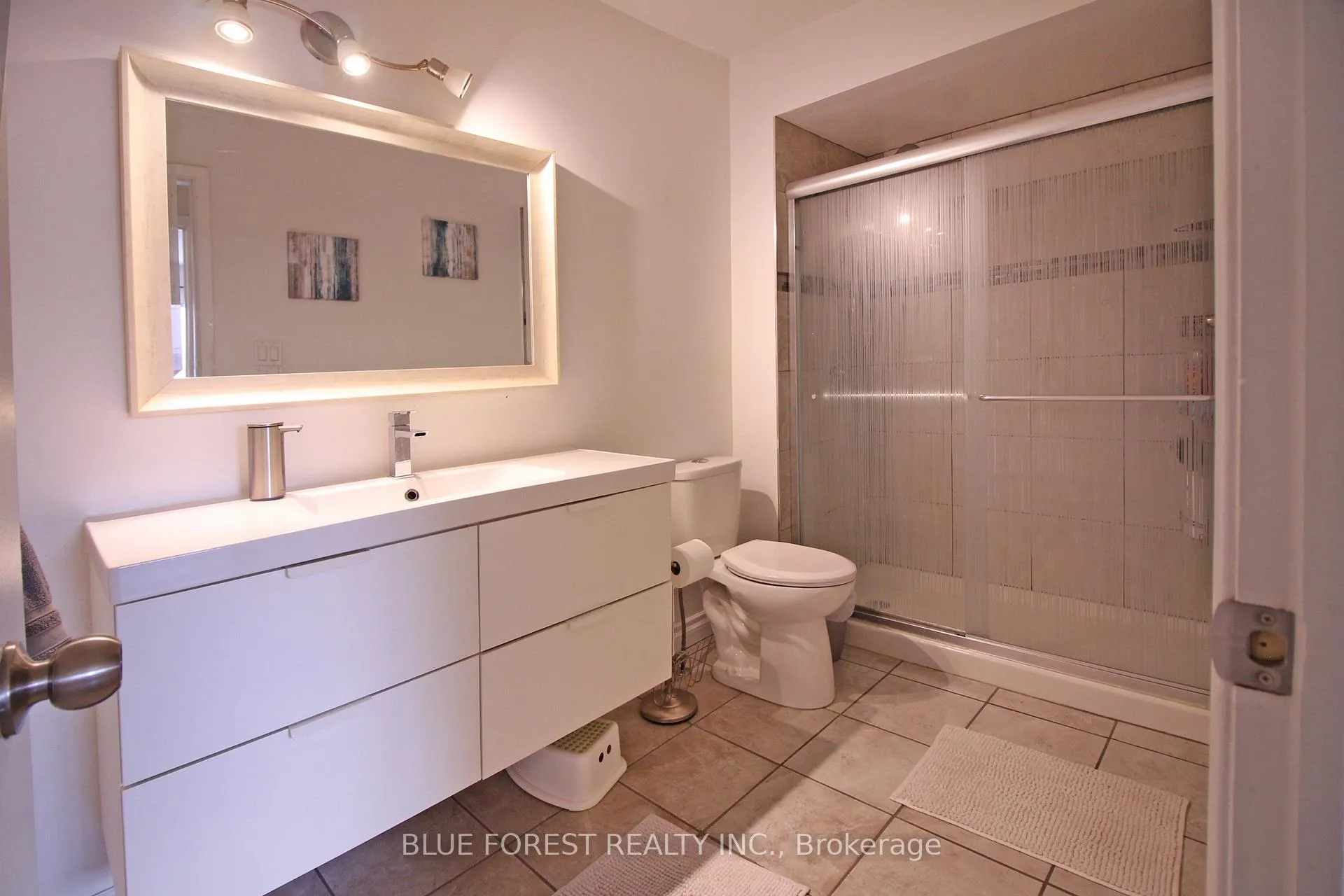 Photo 21 of Unit 8, 590 Millbank Drive, London, South Y — HOMEH