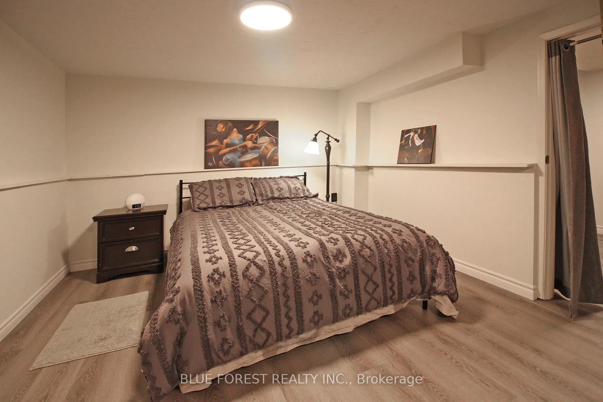 Photo 24 of Unit 8, 590 Millbank Drive, London, South Y — HOMEH