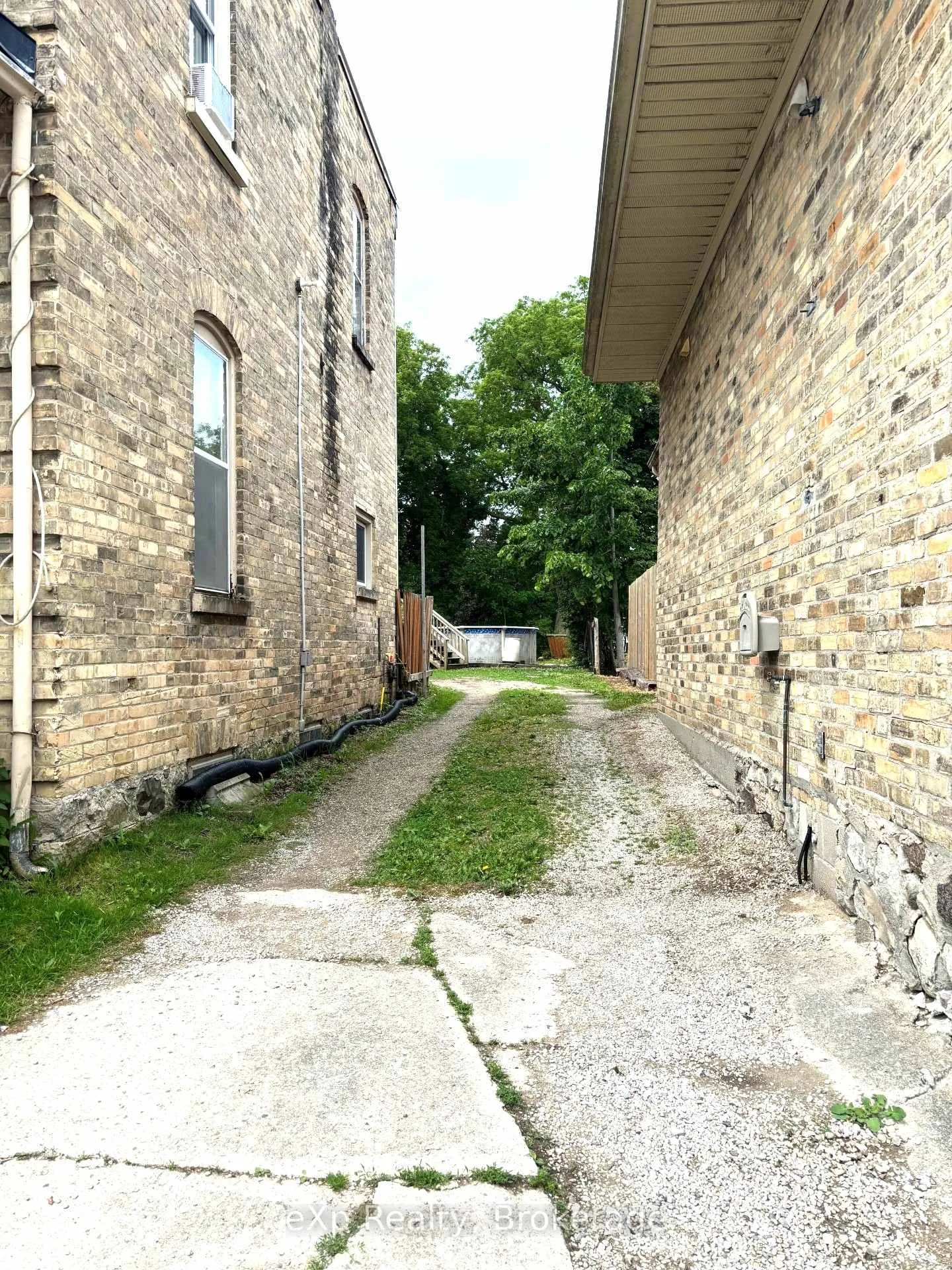 Photo 5 of 8 Main Street S, Brockton — HOMEH