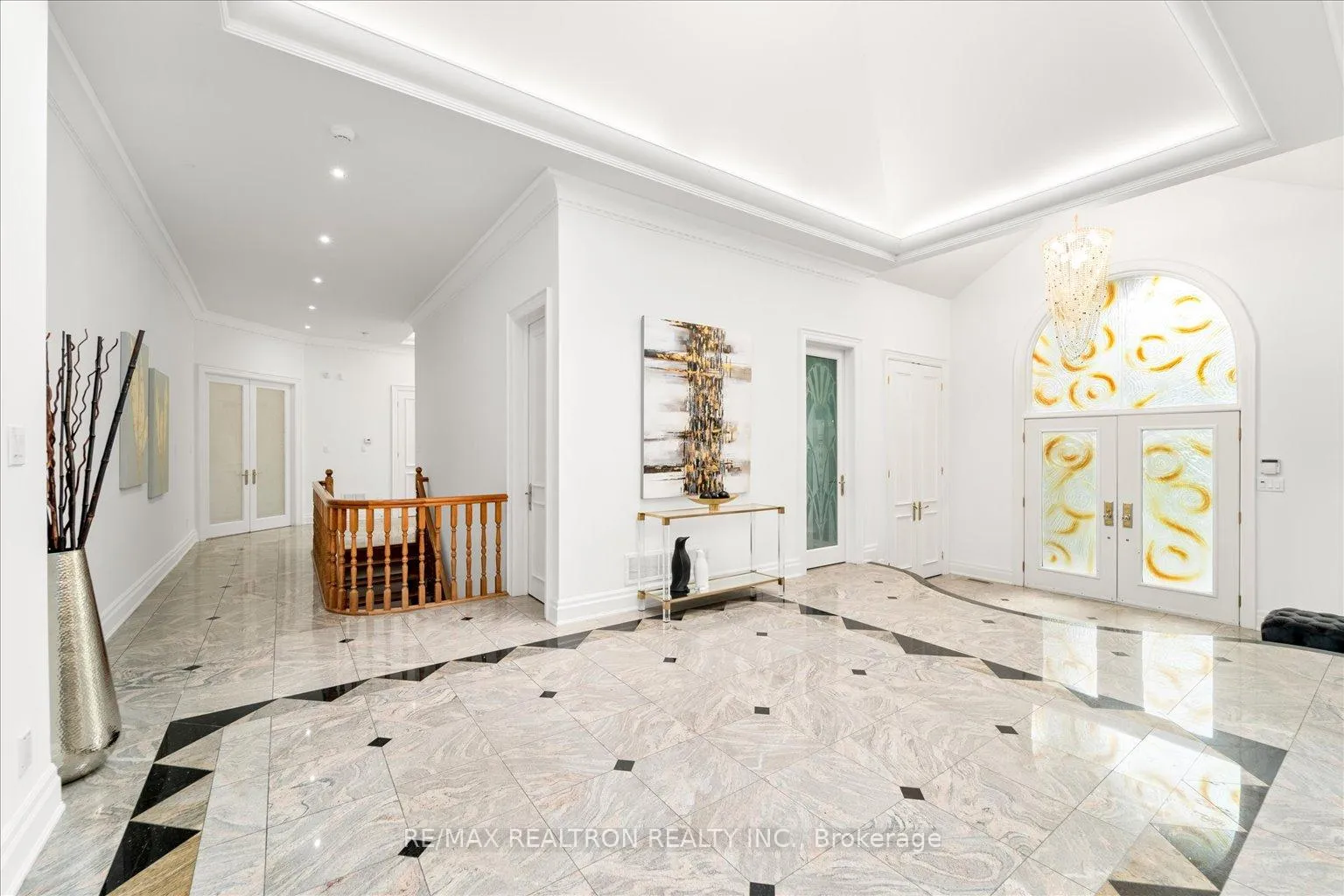 Photo 5 of 48 Arnold Avenue, Vaughan, Crestwood-Springfarm-Yorkhill — HOMEH
