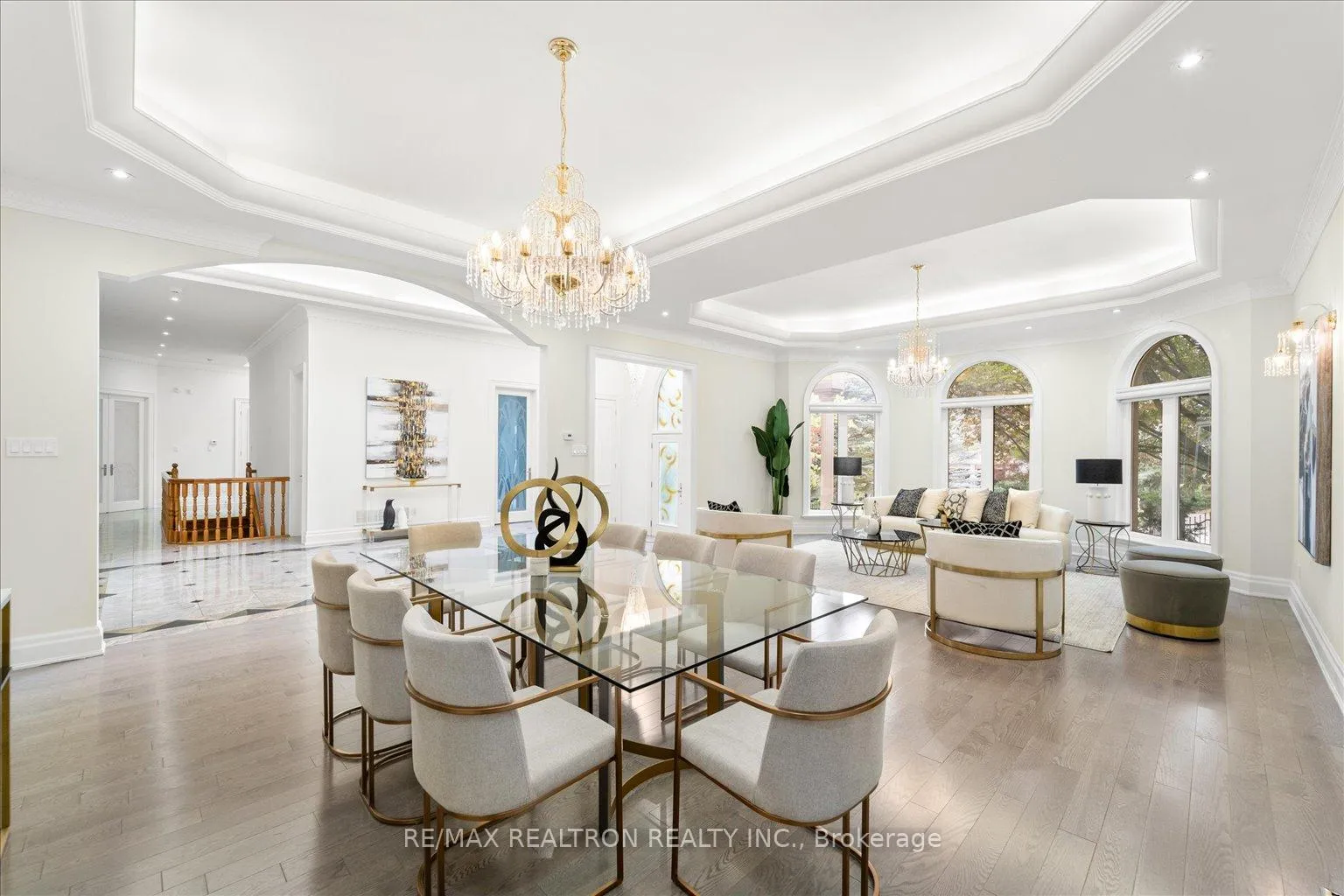 Photo 9 of 48 Arnold Avenue, Vaughan, Crestwood-Springfarm-Yorkhill — HOMEH