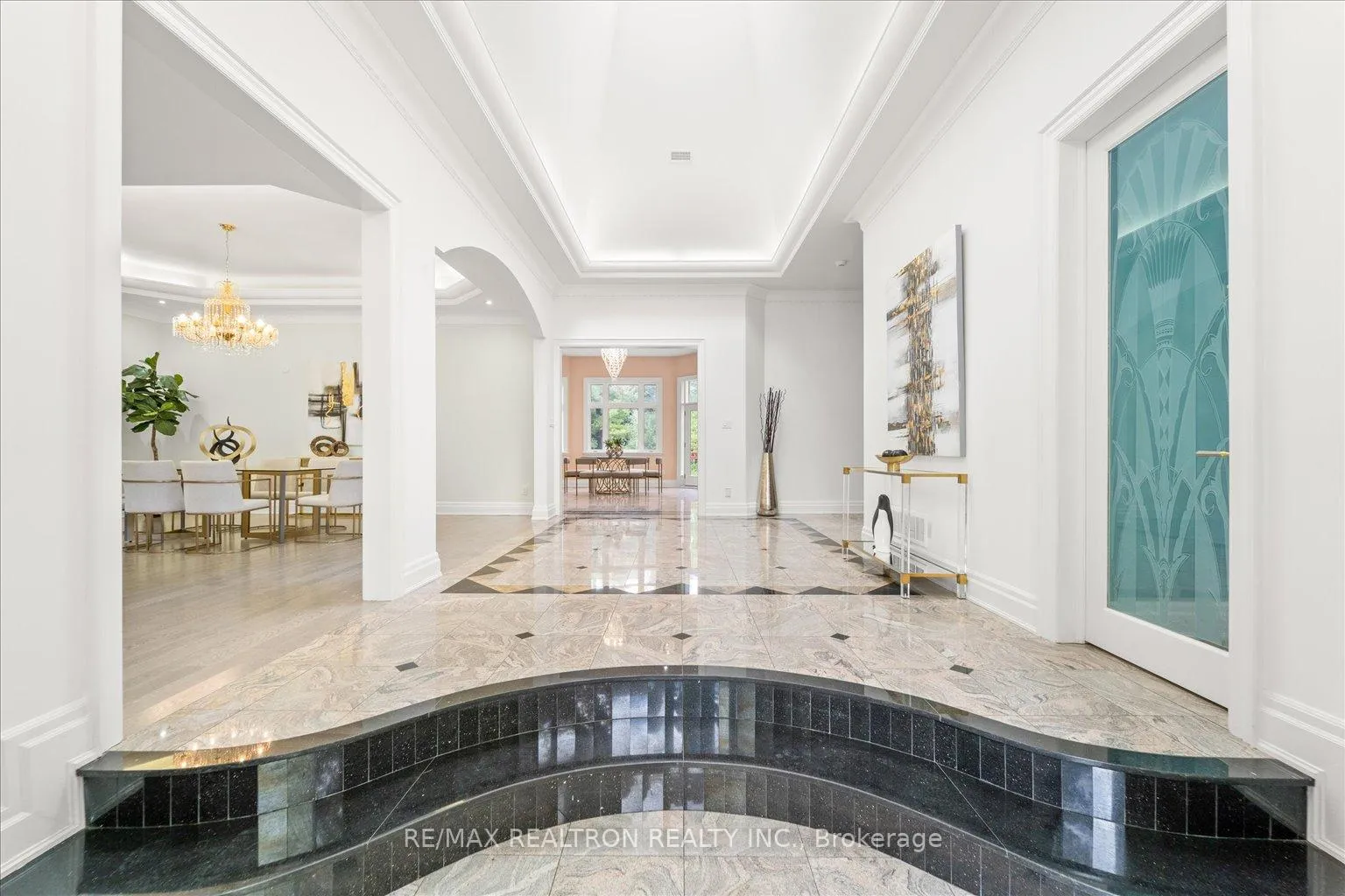Photo 14 of 48 Arnold Avenue, Vaughan, Crestwood-Springfarm-Yorkhill — HOMEH