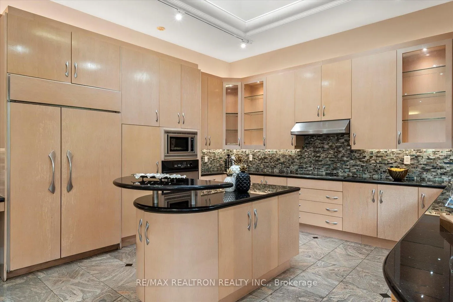 Photo 18 of 48 Arnold Avenue, Vaughan, Crestwood-Springfarm-Yorkhill — HOMEH